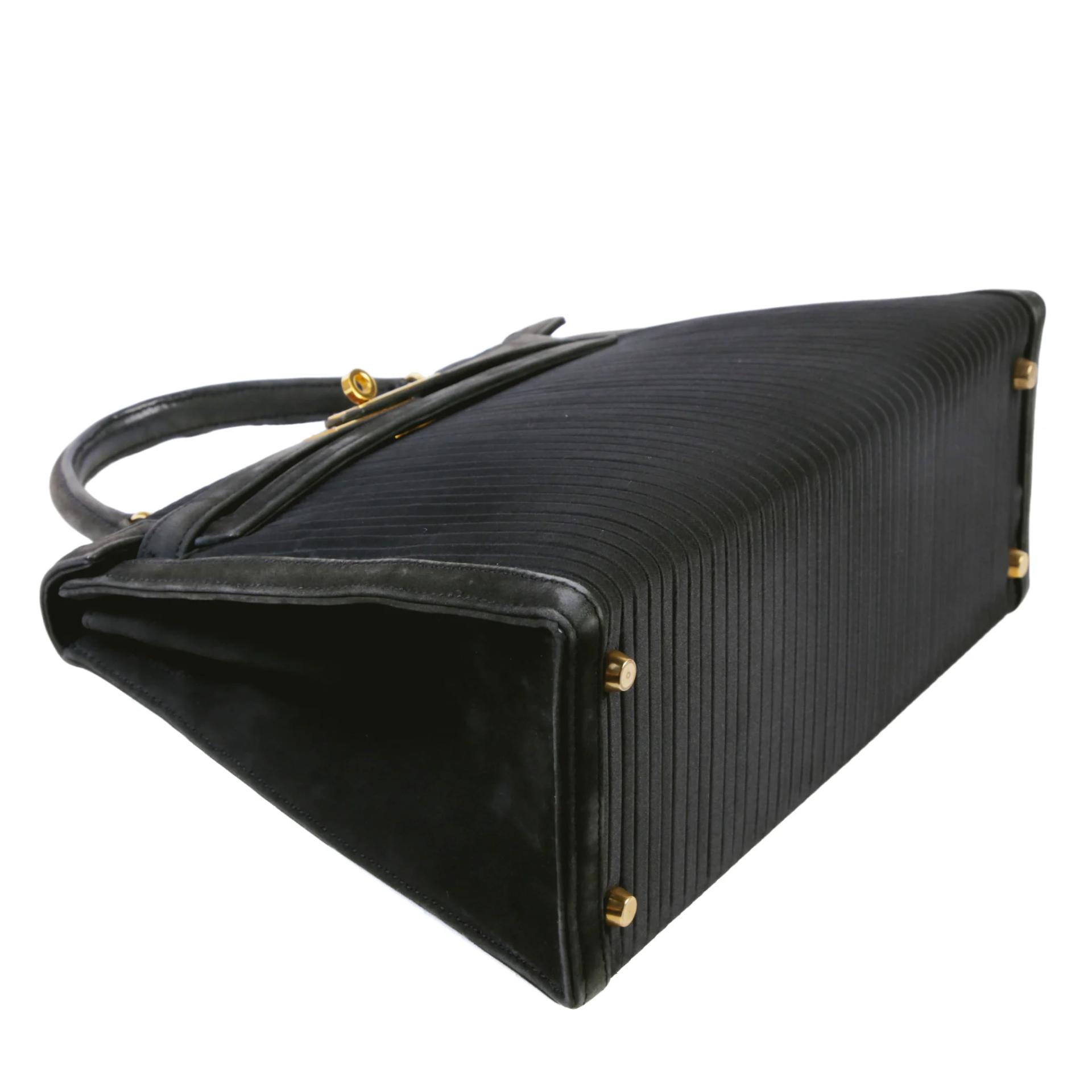 Good ( Rank AB) HERMÈS Limited Edition Kelly 28 Sellier Black Doblis Suede Gold hardware Circle W (1993) - 4