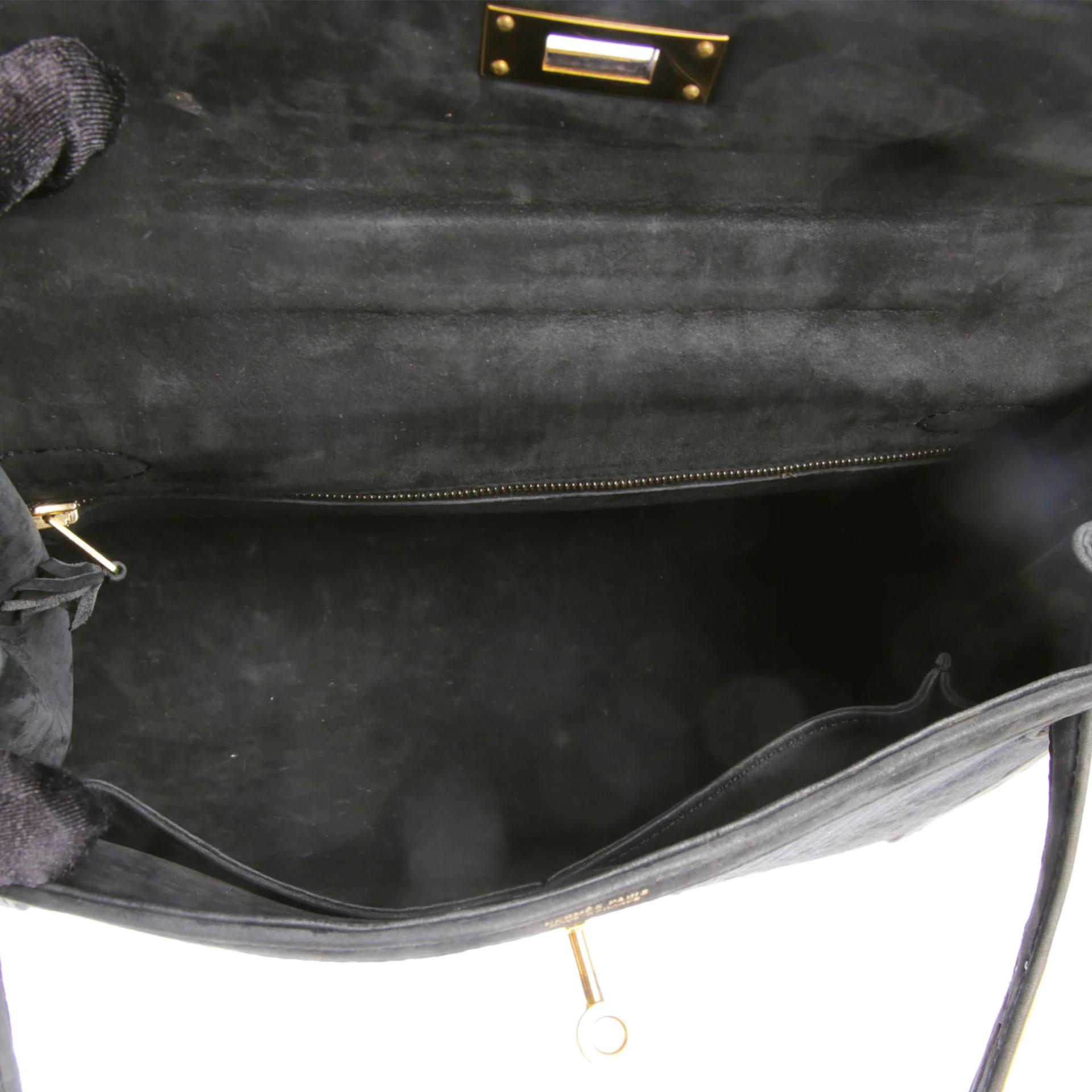Good ( Rank AB) HERMÈS Limited Edition Kelly 28 Sellier Black Doblis Suede Gold hardware Circle W (1993) - 12
