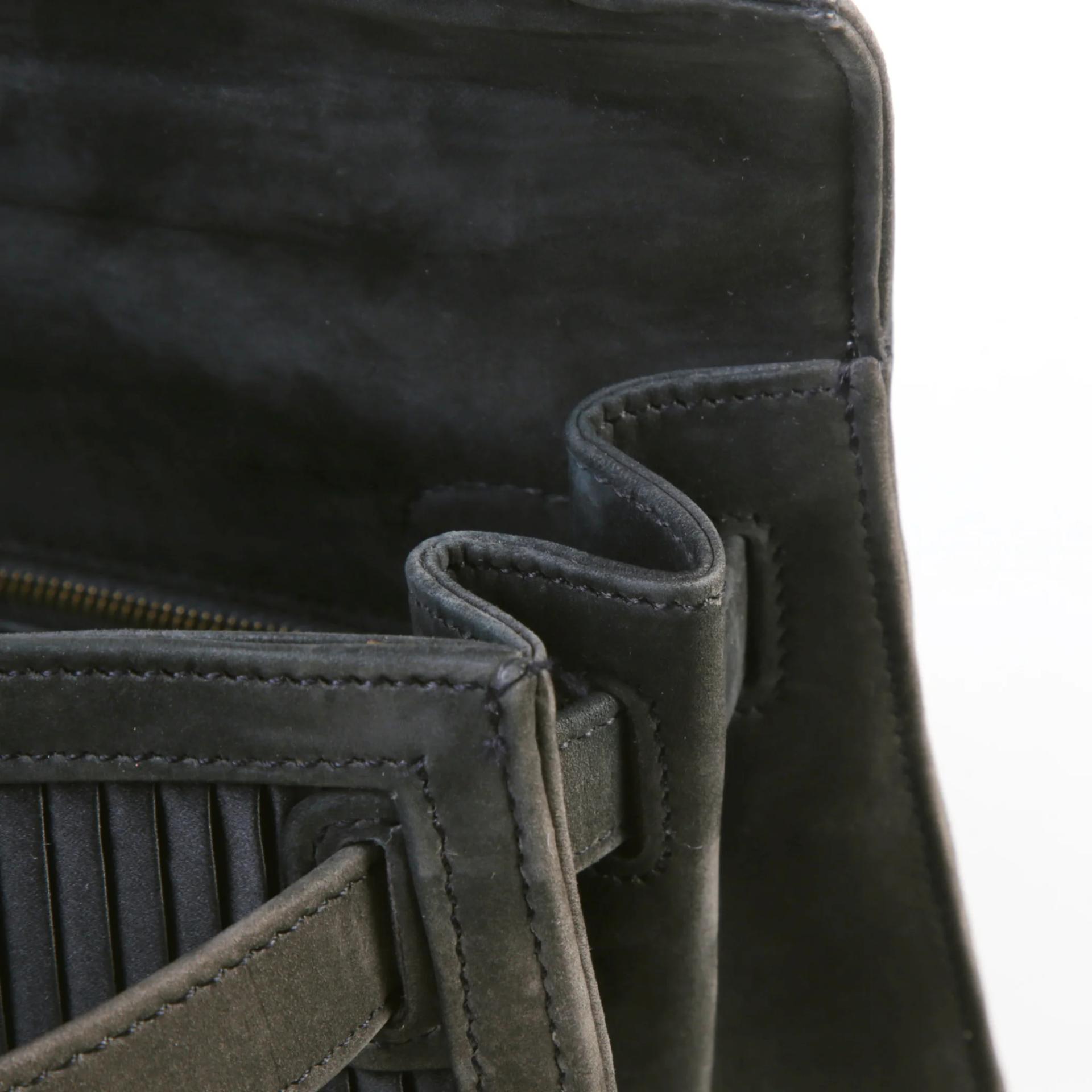 Good ( Rank AB) HERMÈS Limited Edition Kelly 28 Sellier Black Doblis Suede Gold hardware Circle W (1993) - 13