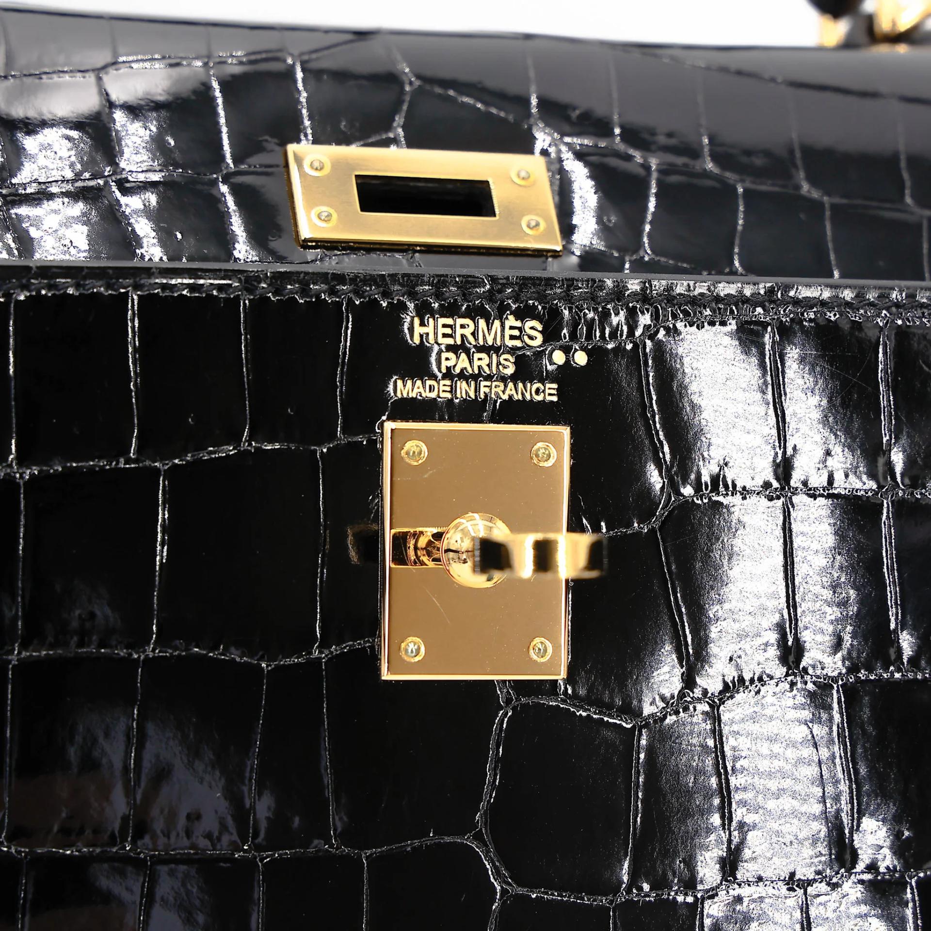 Unused ( Rank NS ) HERMÈS Kelly 25 Sellier Noir (89) Shiny Niloticus Crocodile Gold hardware Z (2021) - 14