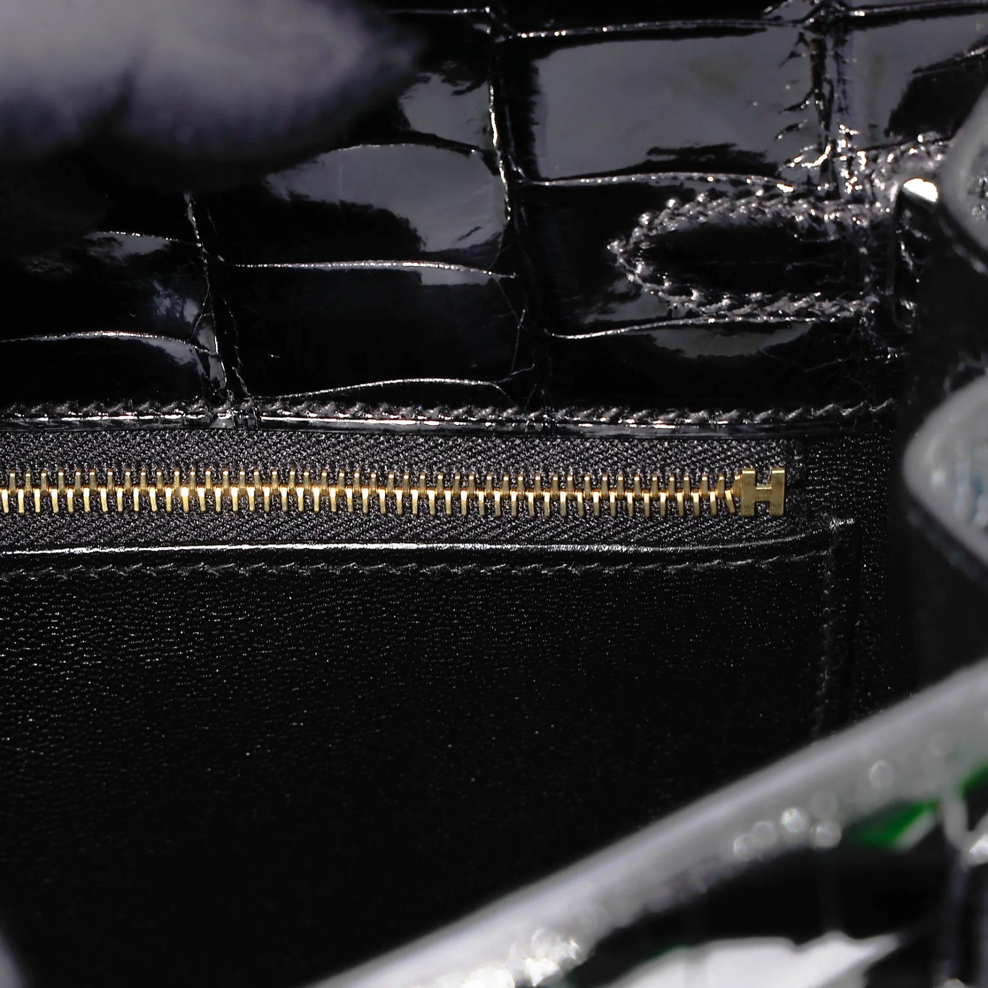 Unused ( Rank NS ) HERMÈS Kelly 25 Sellier Noir (89) Shiny Niloticus Crocodile Gold hardware Z (2021) - 15