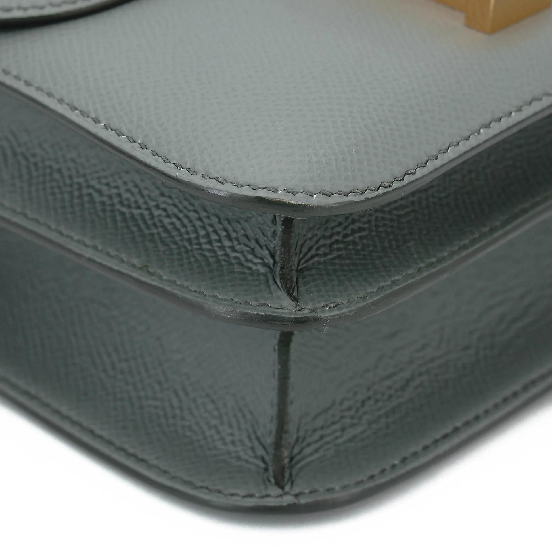 Very Good ( Rank A) HERMÈS Constance 24 Vert Amande (63) Epsom Gold hardware Z (2021) - 10