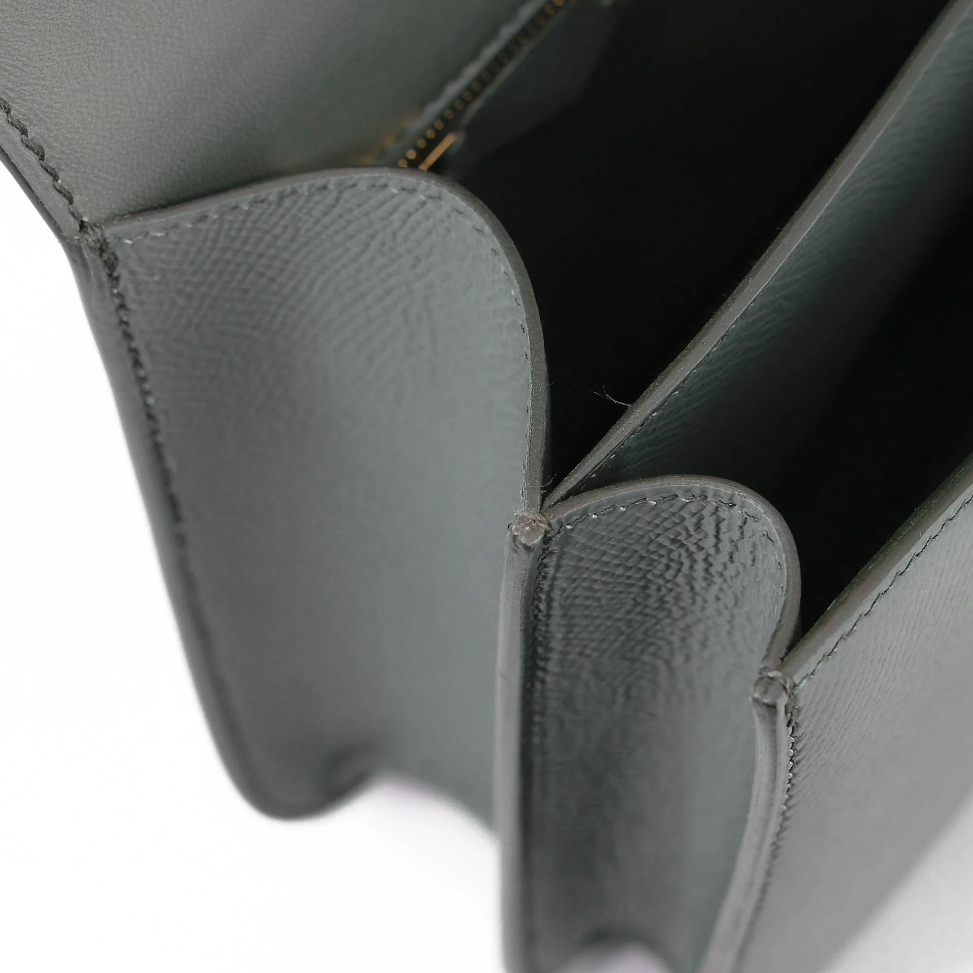 Very Good ( Rank A) HERMÈS Constance 24 Vert Amande (63) Epsom Gold hardware Z (2021) - 21