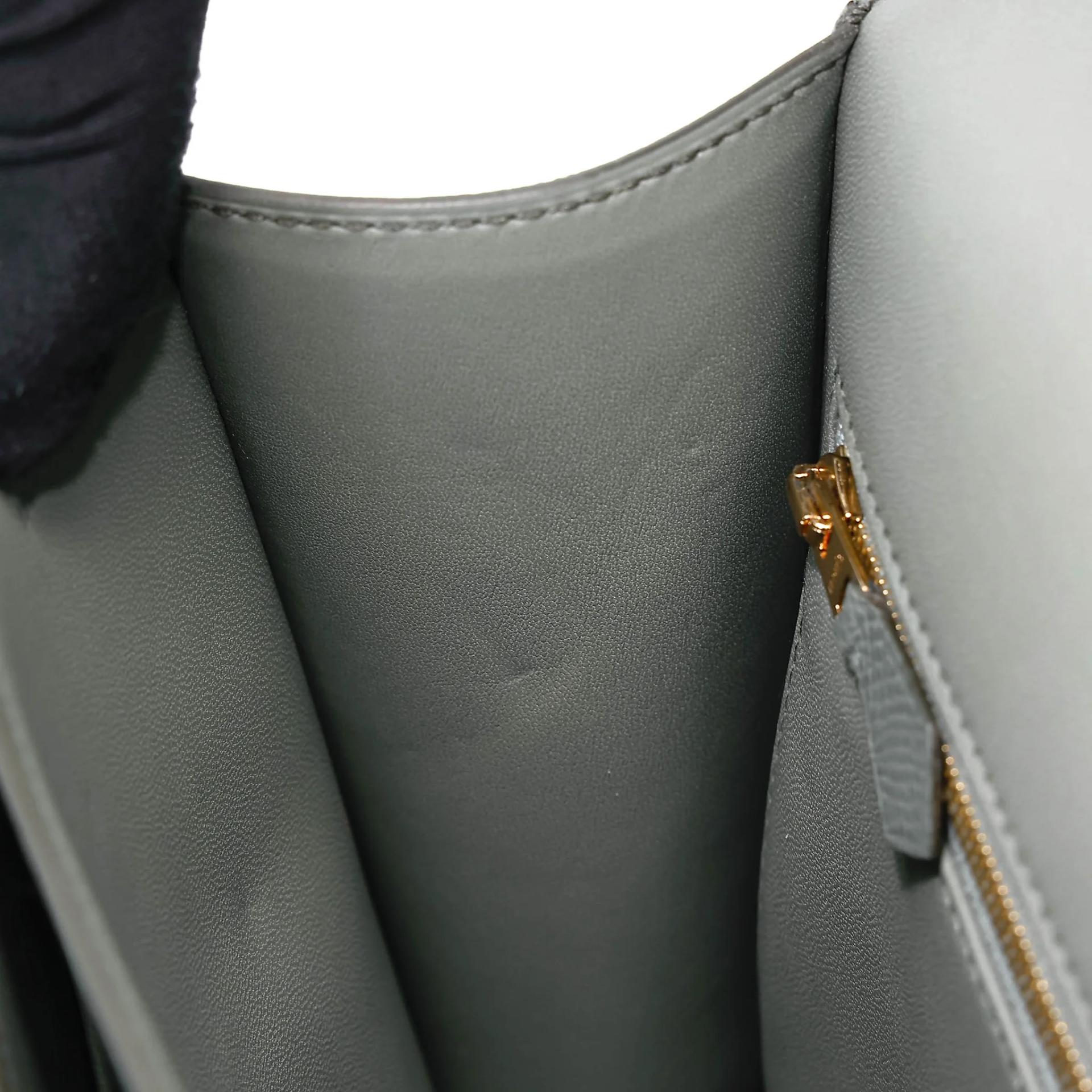 Very Good ( Rank A) HERMÈS Constance 24 Vert Amande (63) Epsom Gold hardware Z (2021) - 23