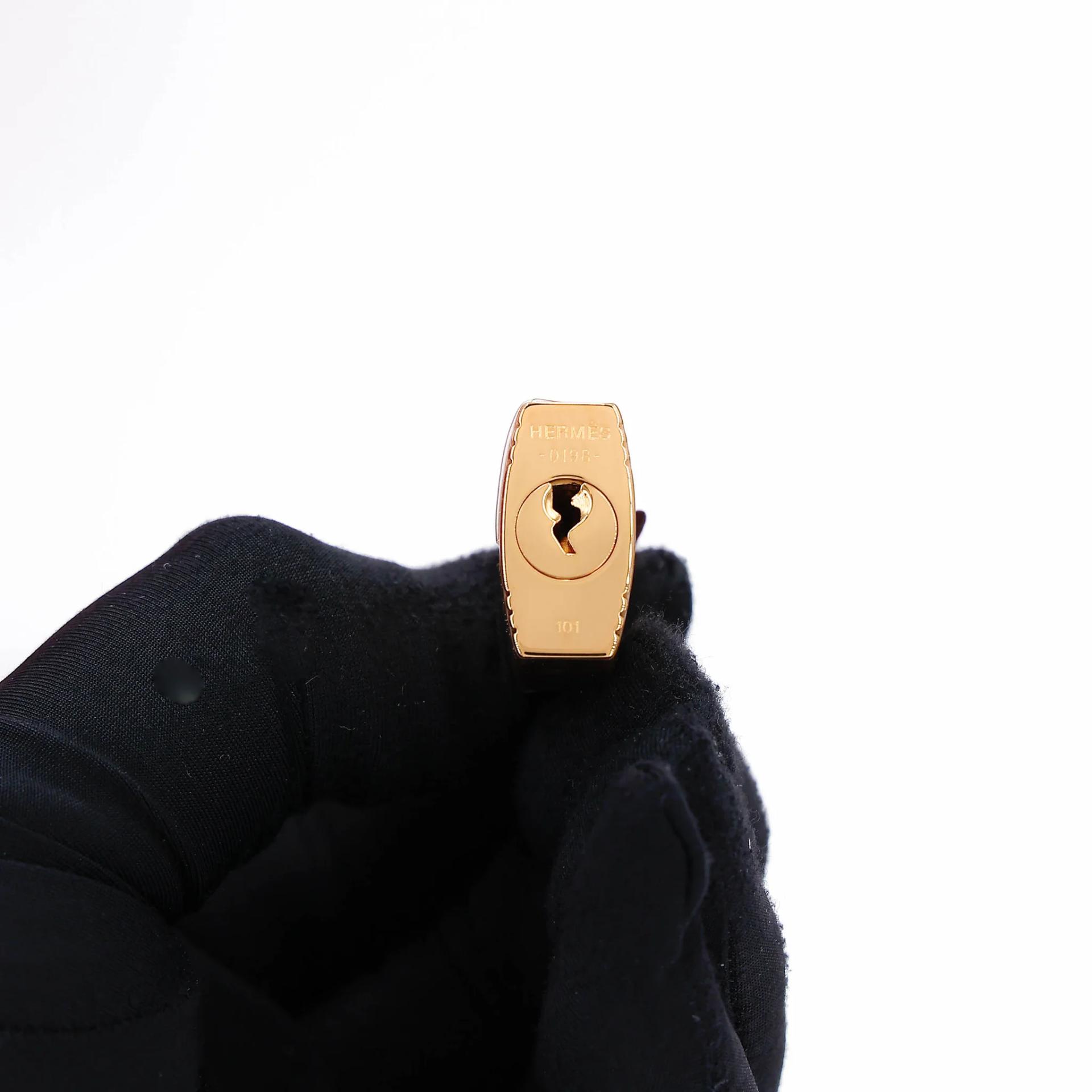 Very Good ( Rank A) HERMÈS Birkin 30 Rose Extreme (I6) Clemence Gold hardware D (2019) - 24