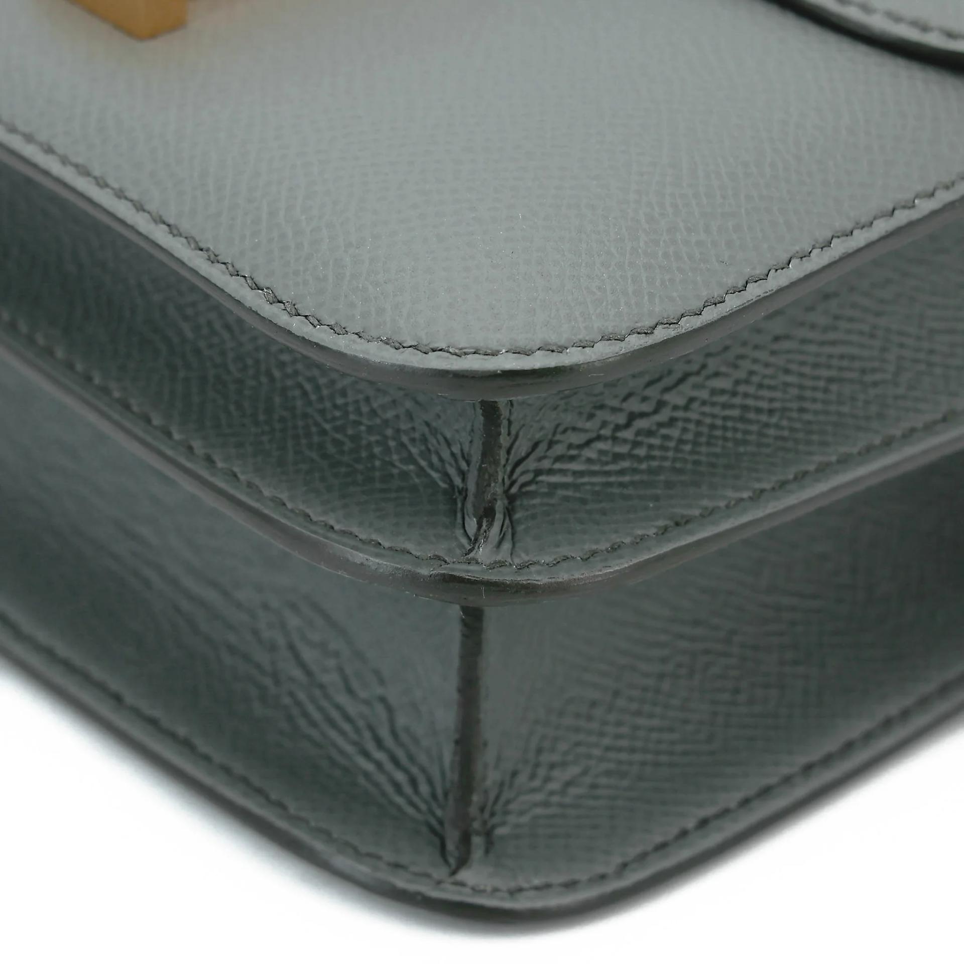 Very Good ( Rank A) HERMÈS Constance 24 Vert Amande (63) Epsom Gold hardware Z (2021) - 9