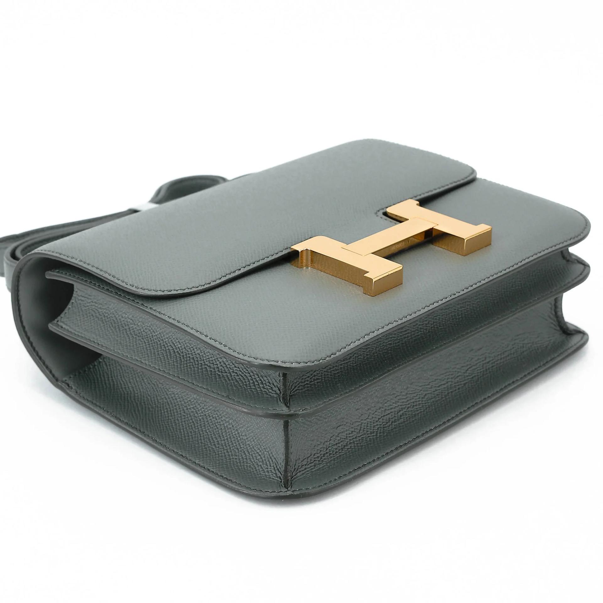Very Good ( Rank A) HERMÈS Constance 24 Vert Amande (63) Epsom Gold hardware Z (2021) - 6