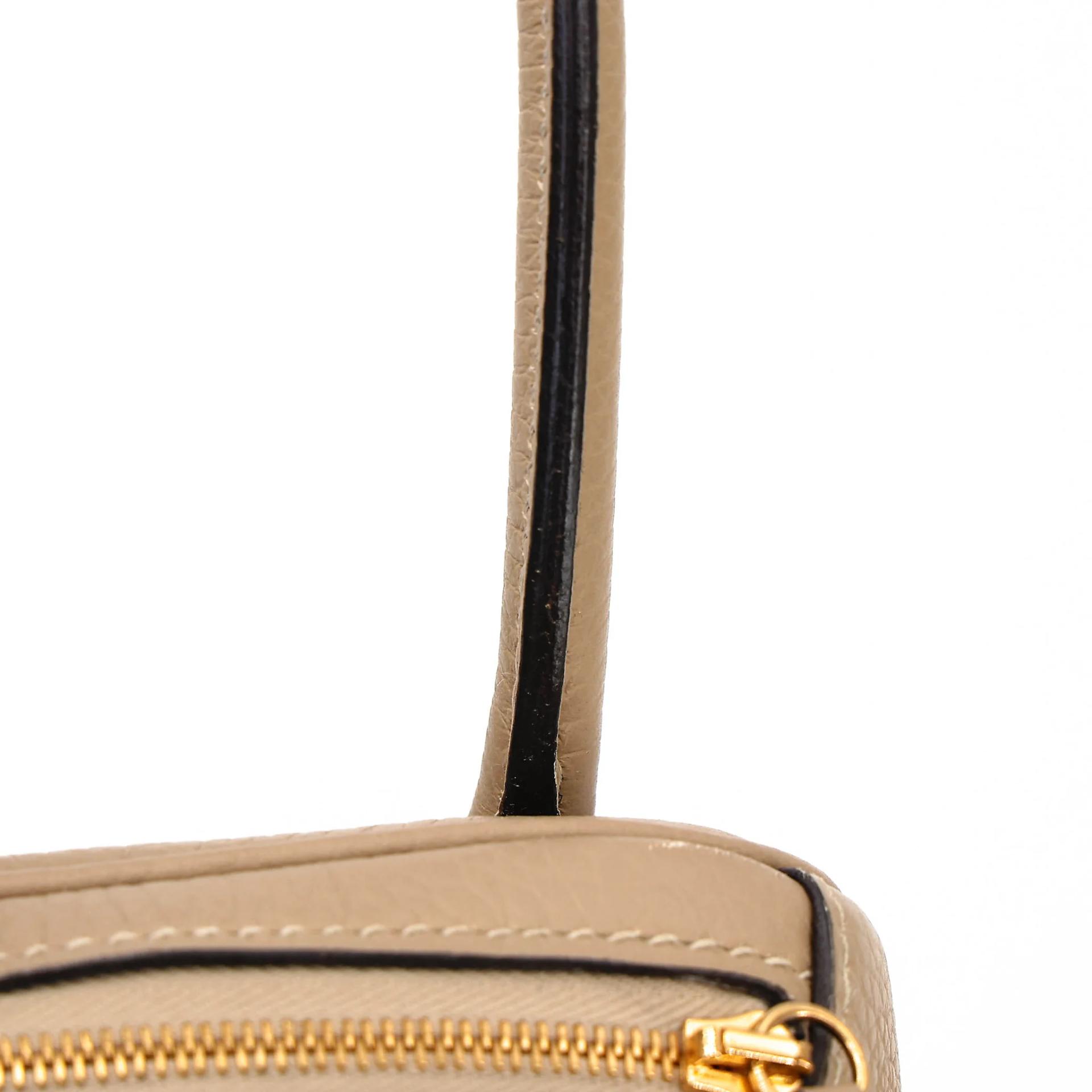 Very Good ( Rank A) HERMÈS Lindy 26 Trench (S2) Clemence Gold hardware U (2022) - 8