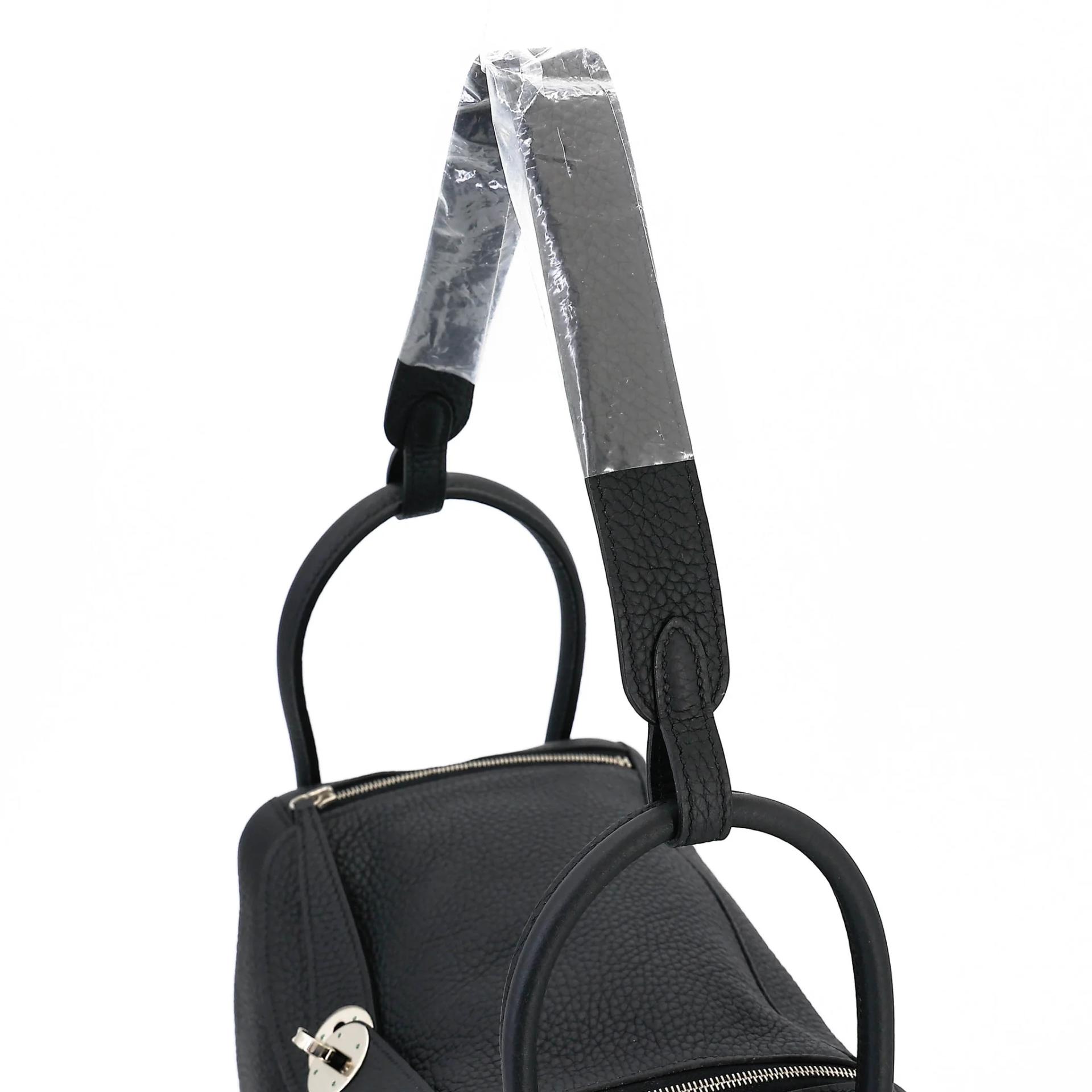 Unused ( Rank NS ) HERMÈS Lindy 26 Noir (89) Clemence Palladium hardware A (2017) - 3
