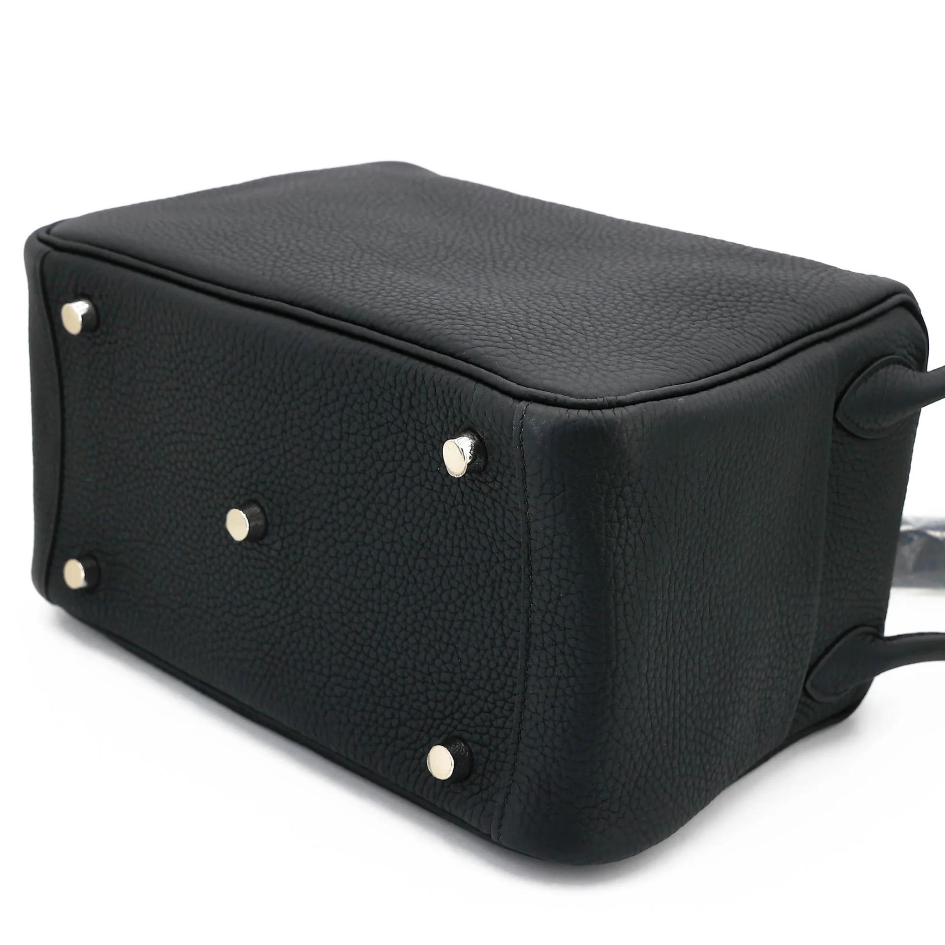 Unused ( Rank NS ) HERMÈS Lindy 26 Noir (89) Clemence Palladium hardware A (2017) - 6
