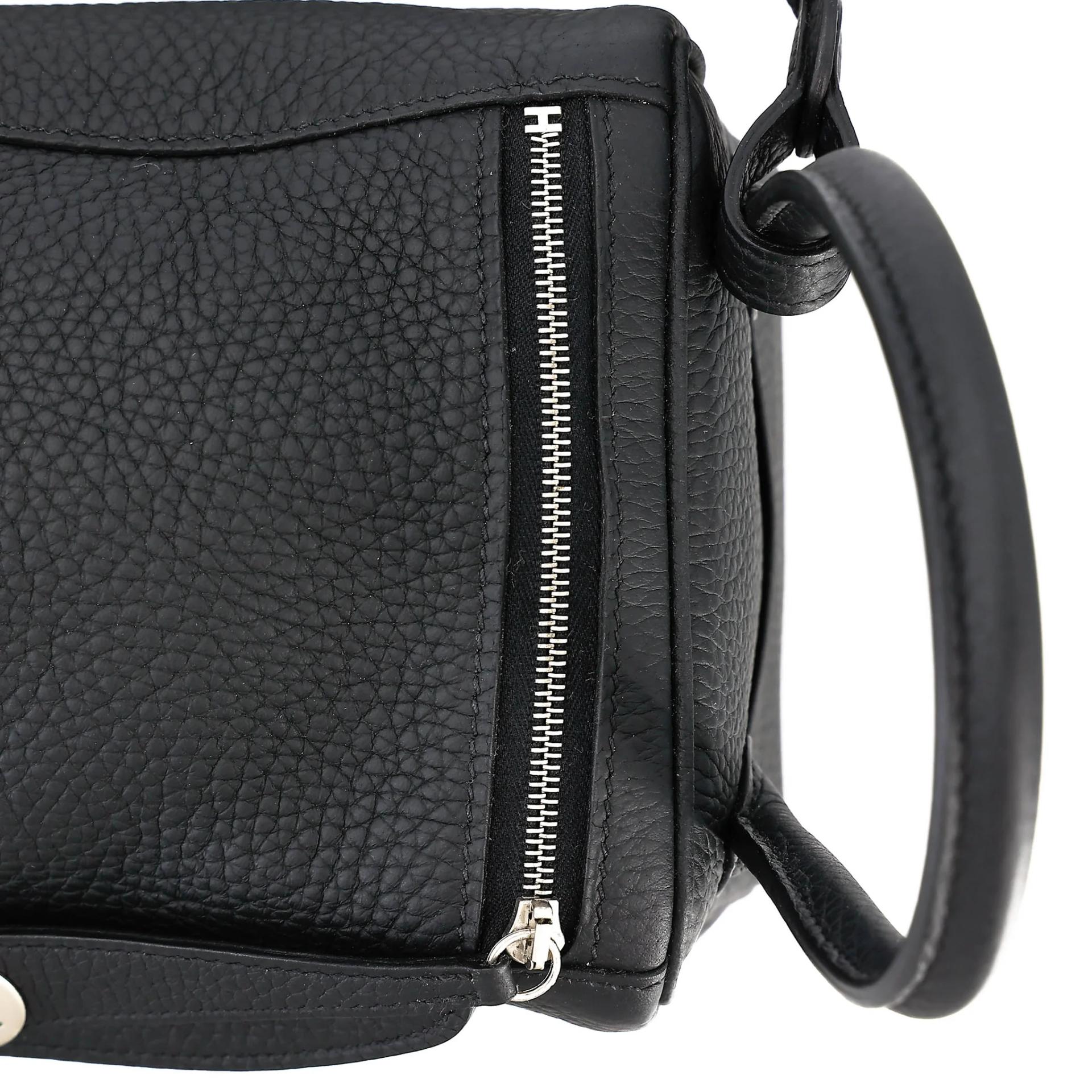 Unused ( Rank NS ) HERMÈS Lindy 26 Noir (89) Clemence Palladium hardware A (2017) - 10