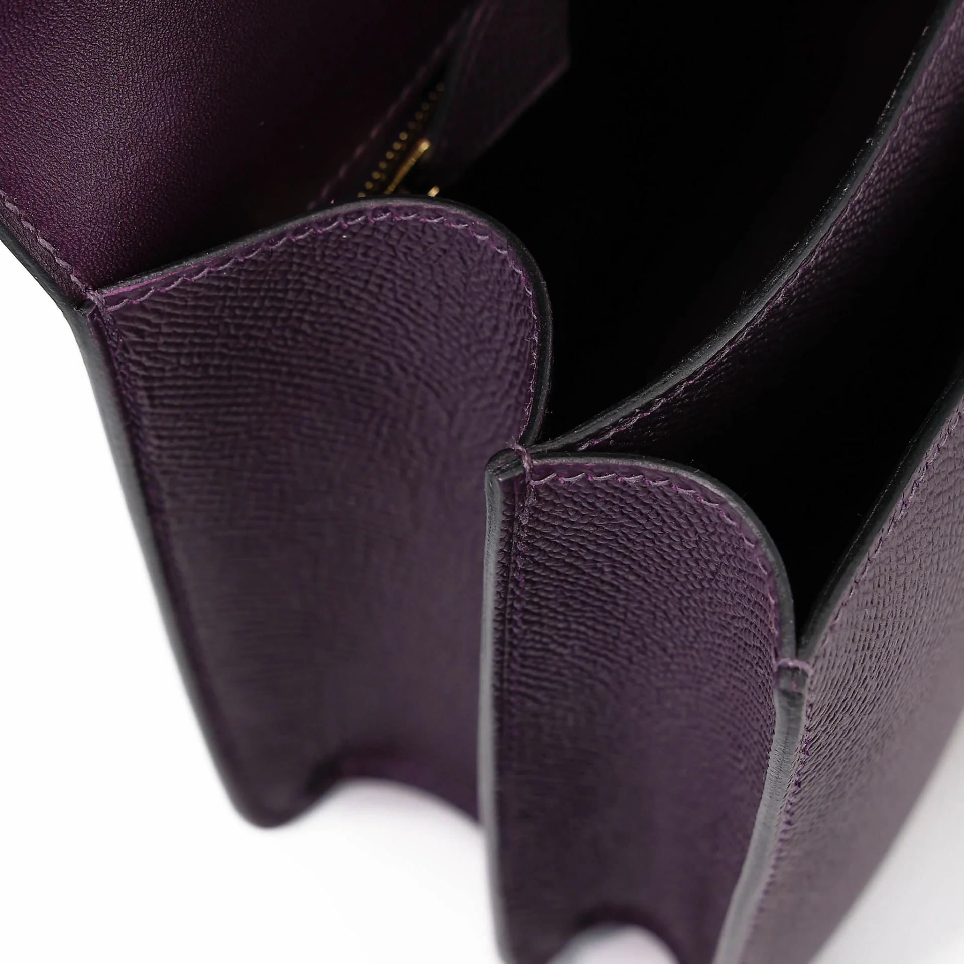 Unused ( Rank NS ) HERMÈS Constance 24 Raisin (59) Epsom Gold hardware D (2019) - 17