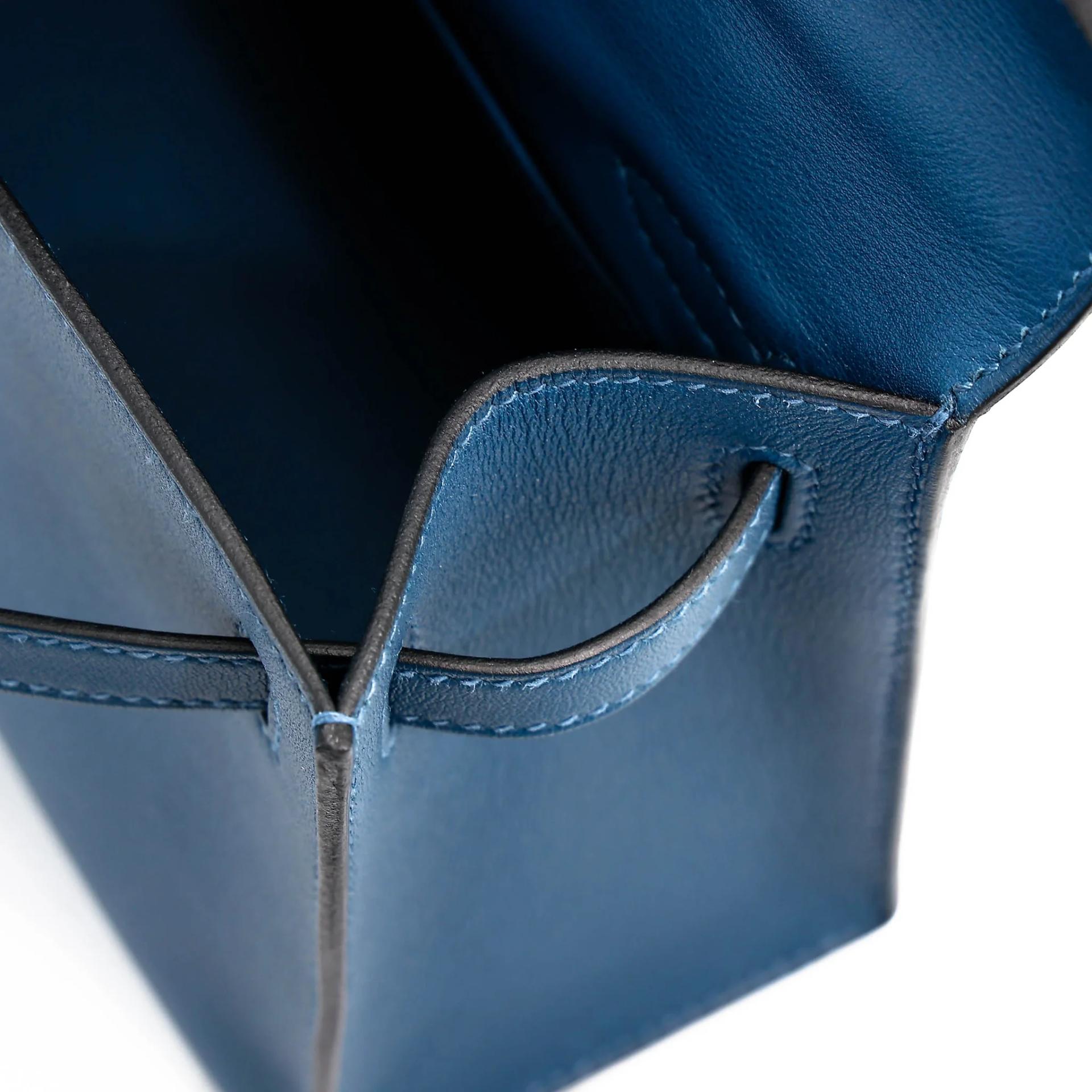 Excellent ( Rank SA ) HERMÈS Kelly Pochette Deep Blue (S4) Swift Gold hardware Y (2020) - 18