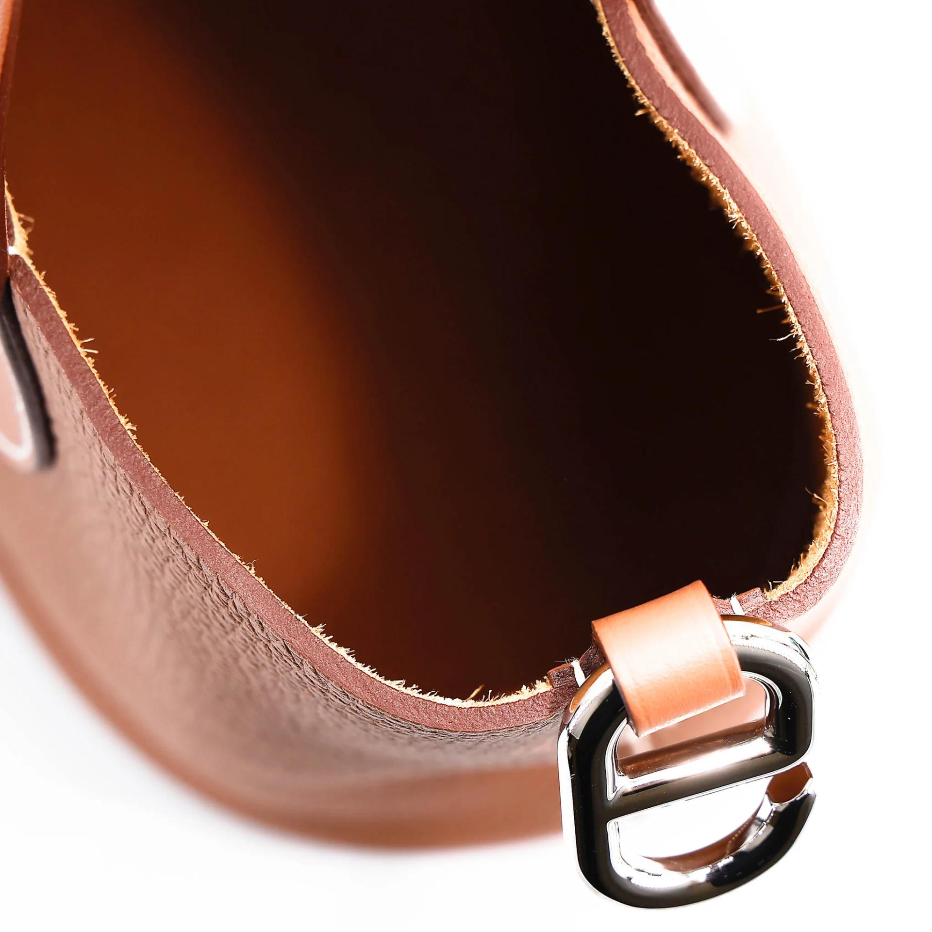Excellent ( Rank SA ) HERMÈS In-The-Loop 18 Gold (37) Clemence Palladium hardware B (2023) - 14