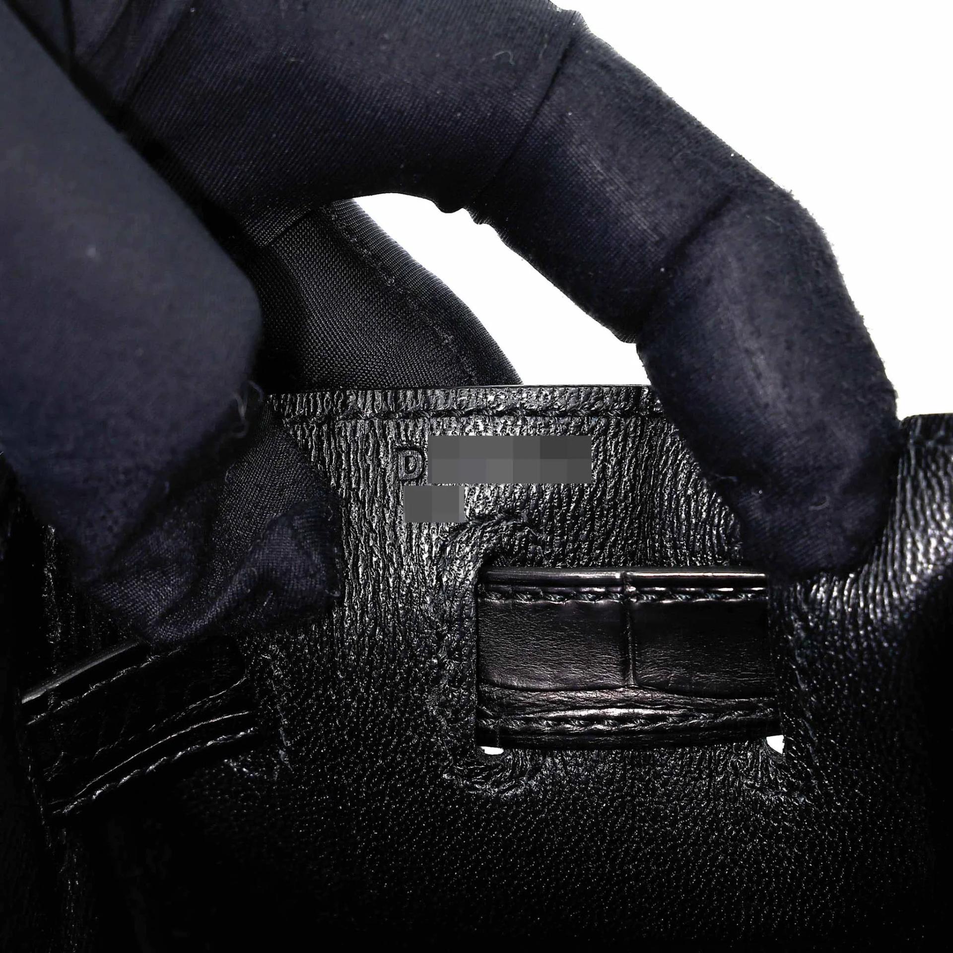 Very Good ( Rank A) HERMÈS Kelly 28 Noir (89) Matte Alligator Gold hardware D (2019) - 21