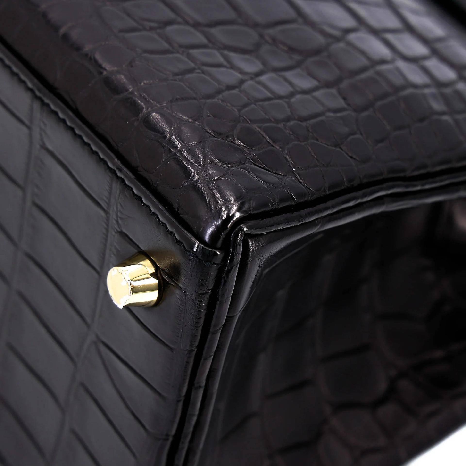 Very Good ( Rank A) HERMÈS Kelly 28 Noir (89) Matte Alligator Gold hardware D (2019) - 8