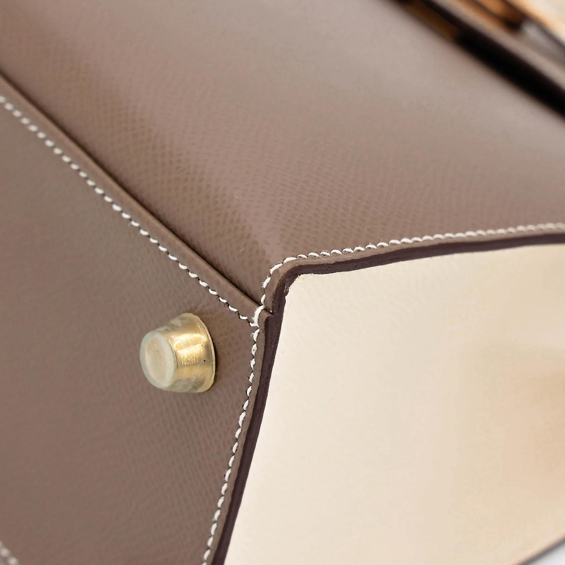 Very Good ( Rank A) HERMÈS Special Order Kelly 25 Sellier HSS Etoupe (18) Craie (10) Epsom Brushed Gold hardware D (2019) - 10