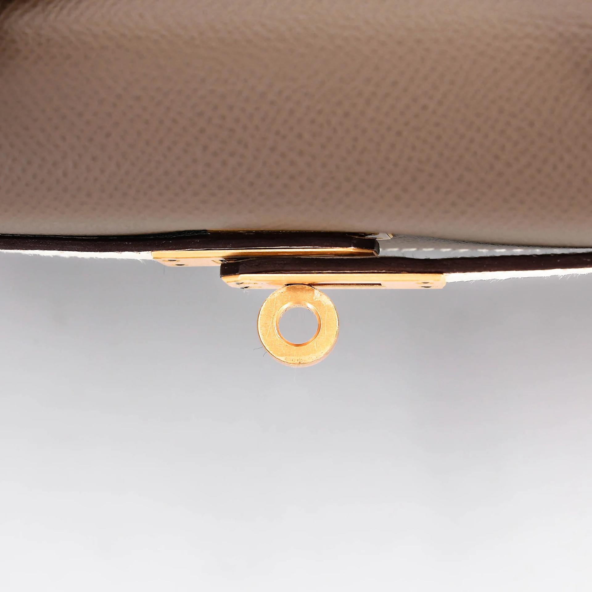Very Good ( Rank A) HERMÈS Special Order Kelly 25 Sellier HSS Etoupe (18) Craie (10) Epsom Brushed Gold hardware D (2019) - 15