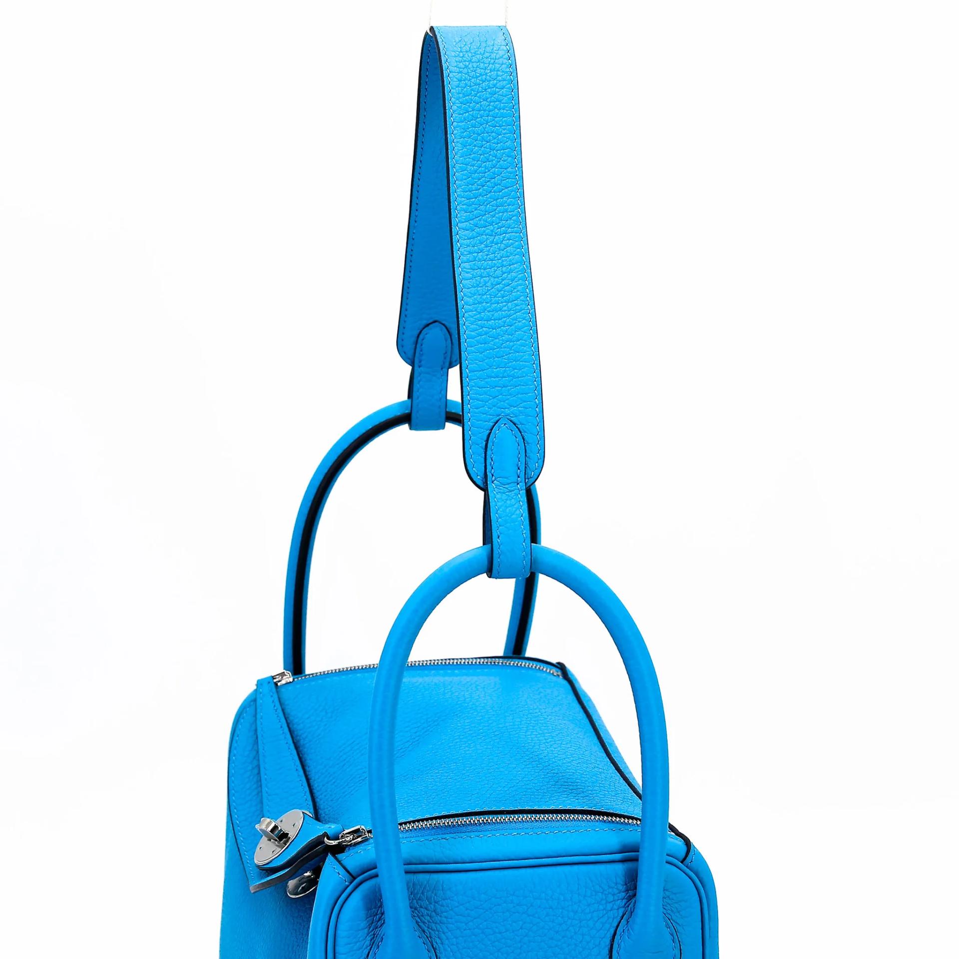 Excellent ( Rank SA ) HERMÈS Lindy 26 Bleu Frida (0F) Clemence Palladium hardware Z (2021) - 3