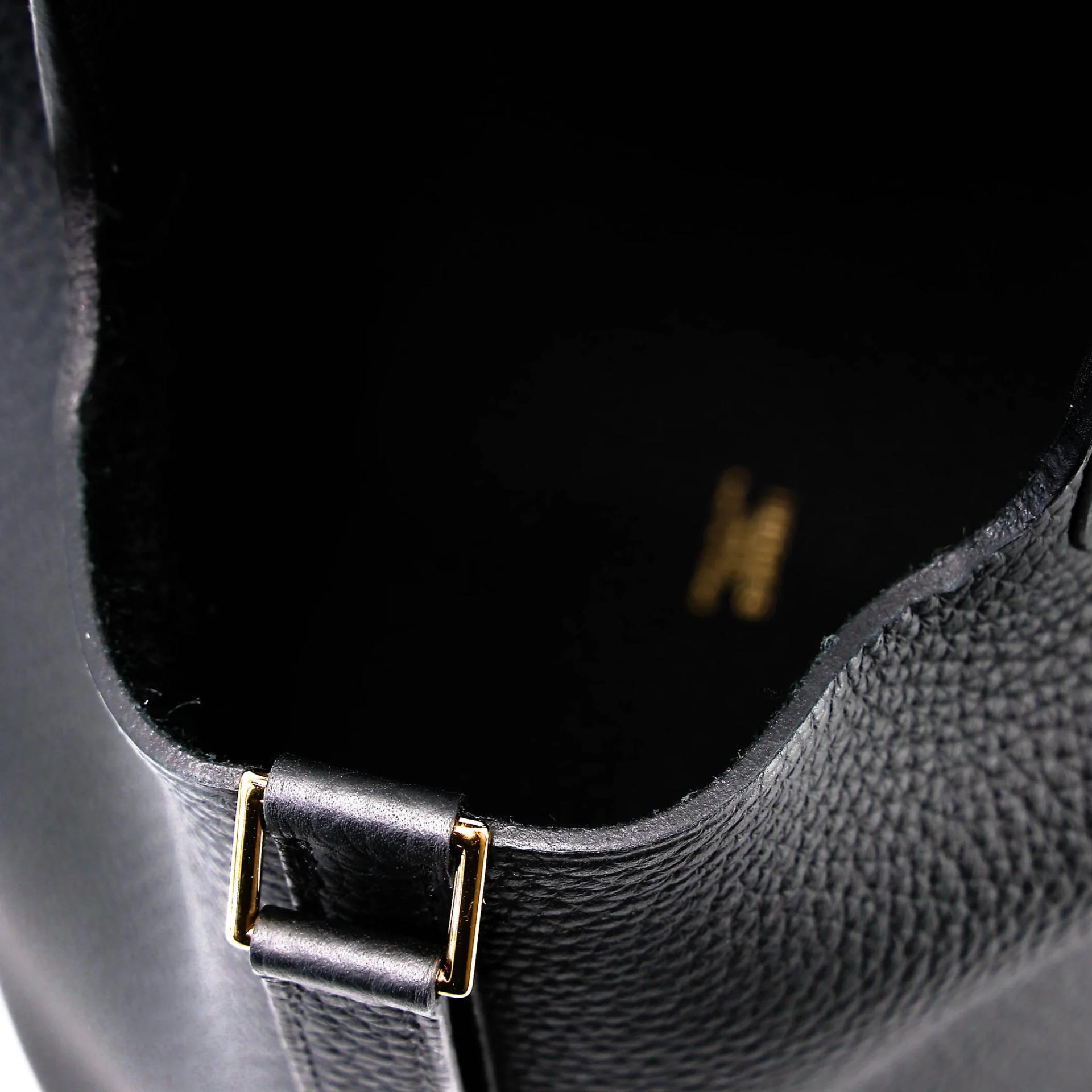 Excellent ( Rank SA ) HERMÈS Picotin Lock PM Noir (89) Clemence Gold hardware B (2023) - 13