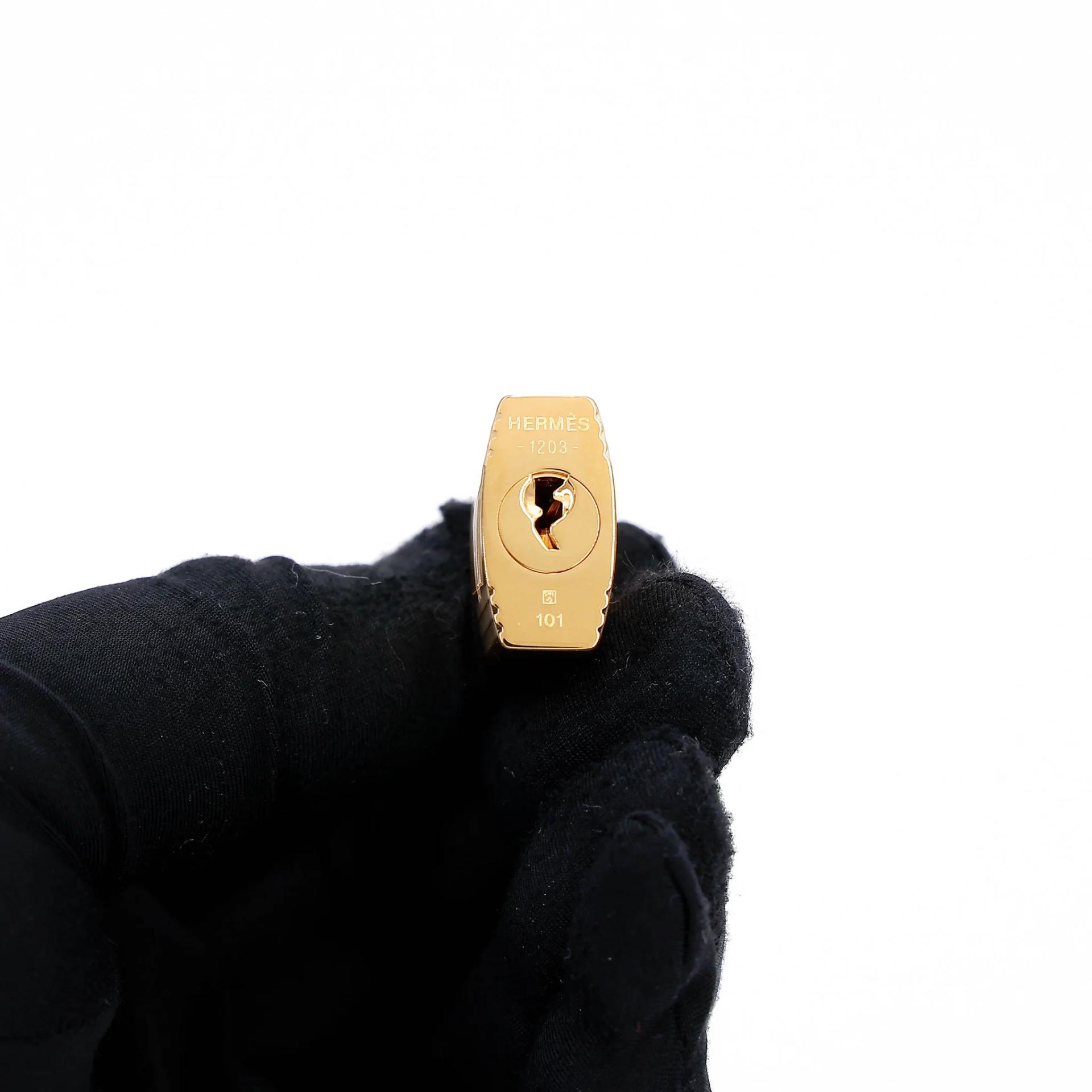 Excellent ( Rank SA ) HERMÈS Picotin Lock PM Noir (89) Clemence Gold hardware B (2023) - 16