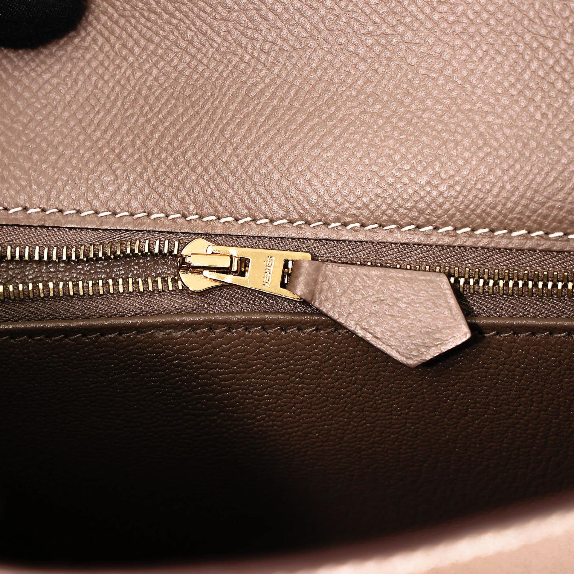 Very Good ( Rank A) HERMÈS Special Order Kelly 25 Sellier HSS Etoupe (18) Craie (10) Epsom Brushed Gold hardware D (2019) - 20