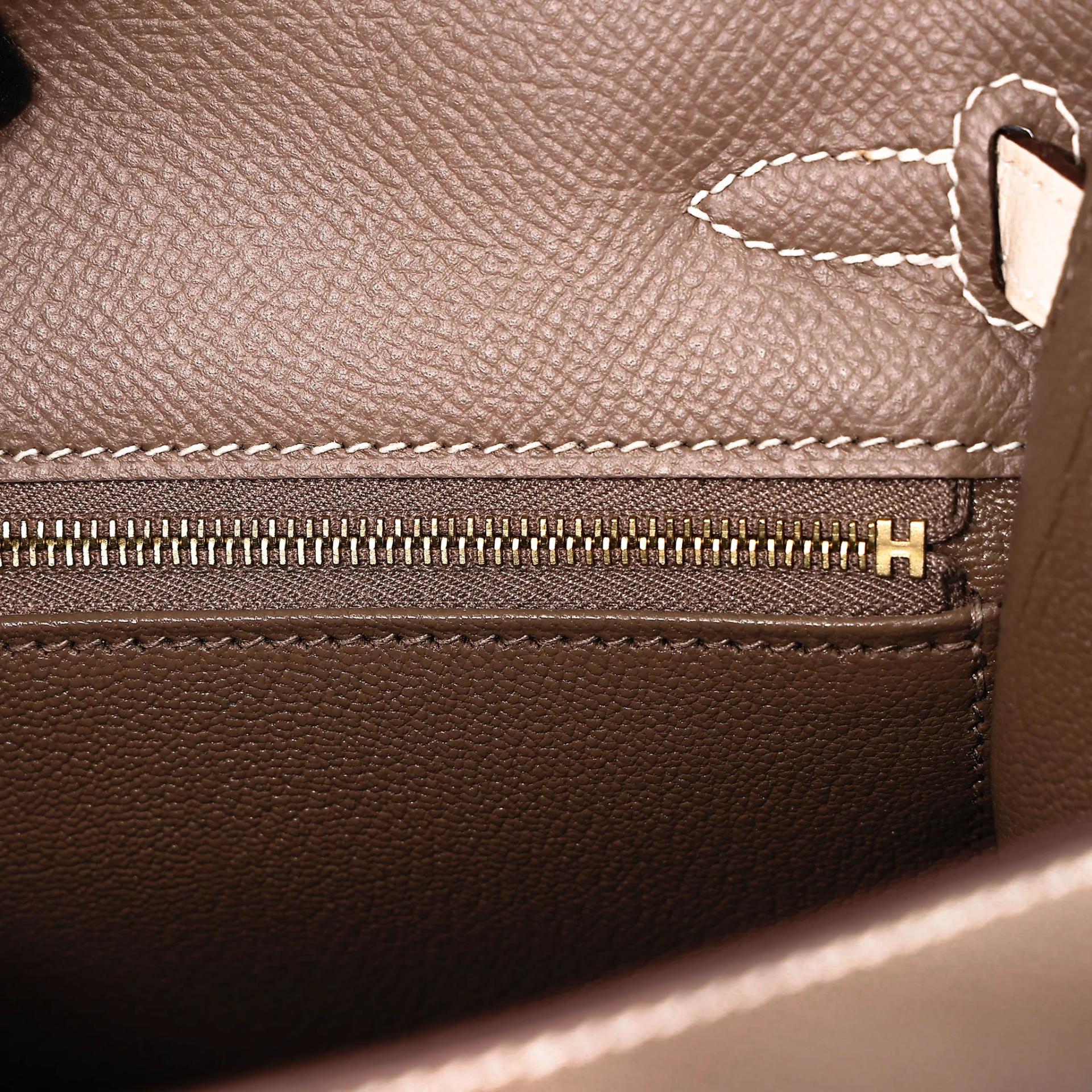 Very Good ( Rank A) HERMÈS Special Order Kelly 25 Sellier HSS Etoupe (18) Craie (10) Epsom Brushed Gold hardware D (2019) - 21