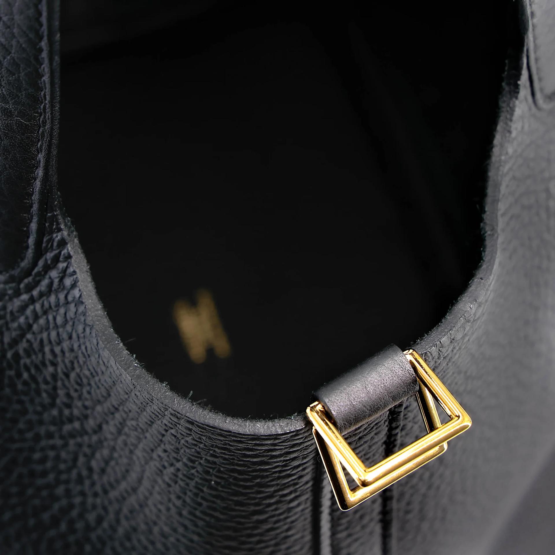 Excellent ( Rank SA ) HERMÈS Picotin Lock PM Noir (89) Clemence Gold hardware B (2023) - 12