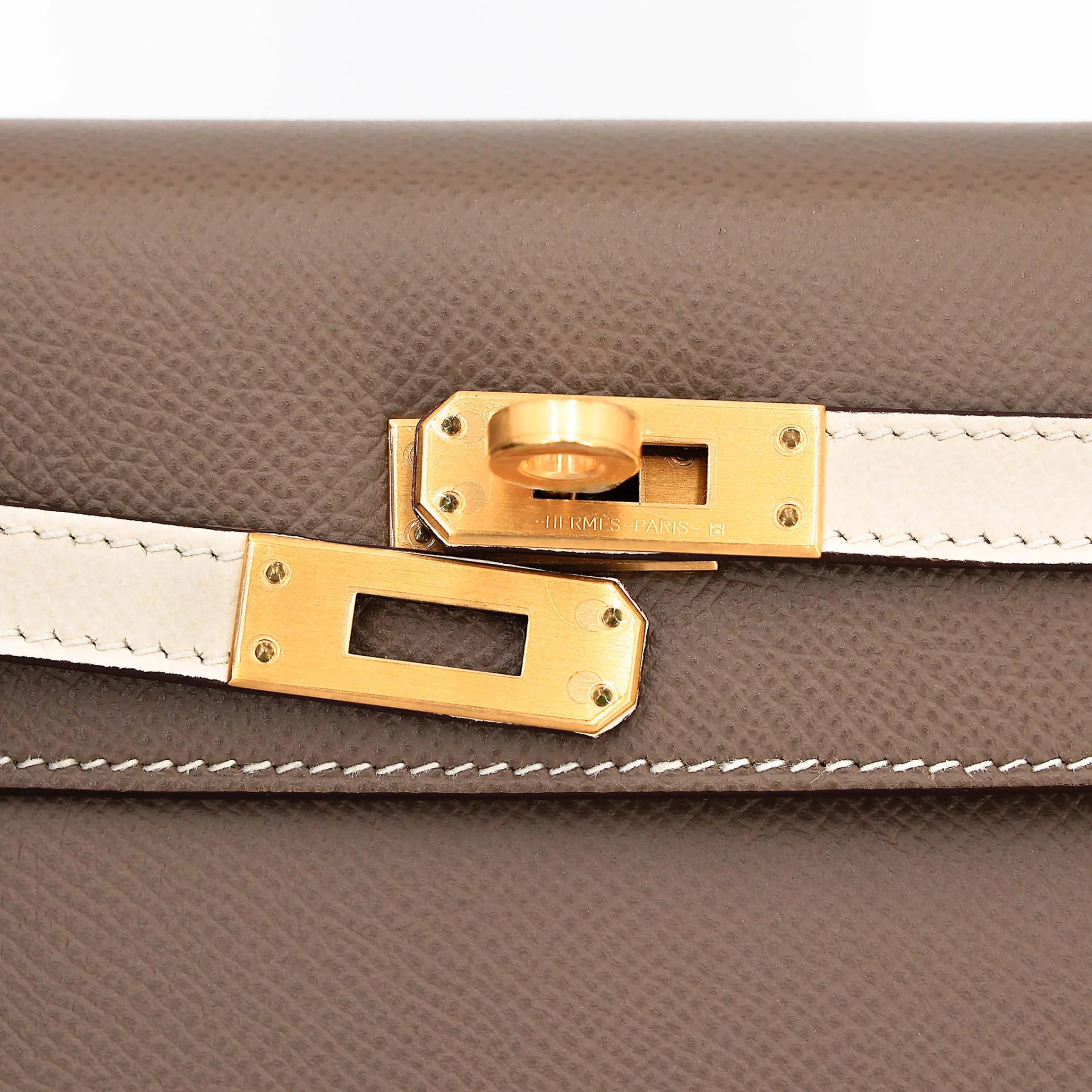 Very Good ( Rank A) HERMÈS Special Order Kelly 25 Sellier HSS Etoupe (18) Craie (10) Epsom Brushed Gold hardware D (2019) - 14