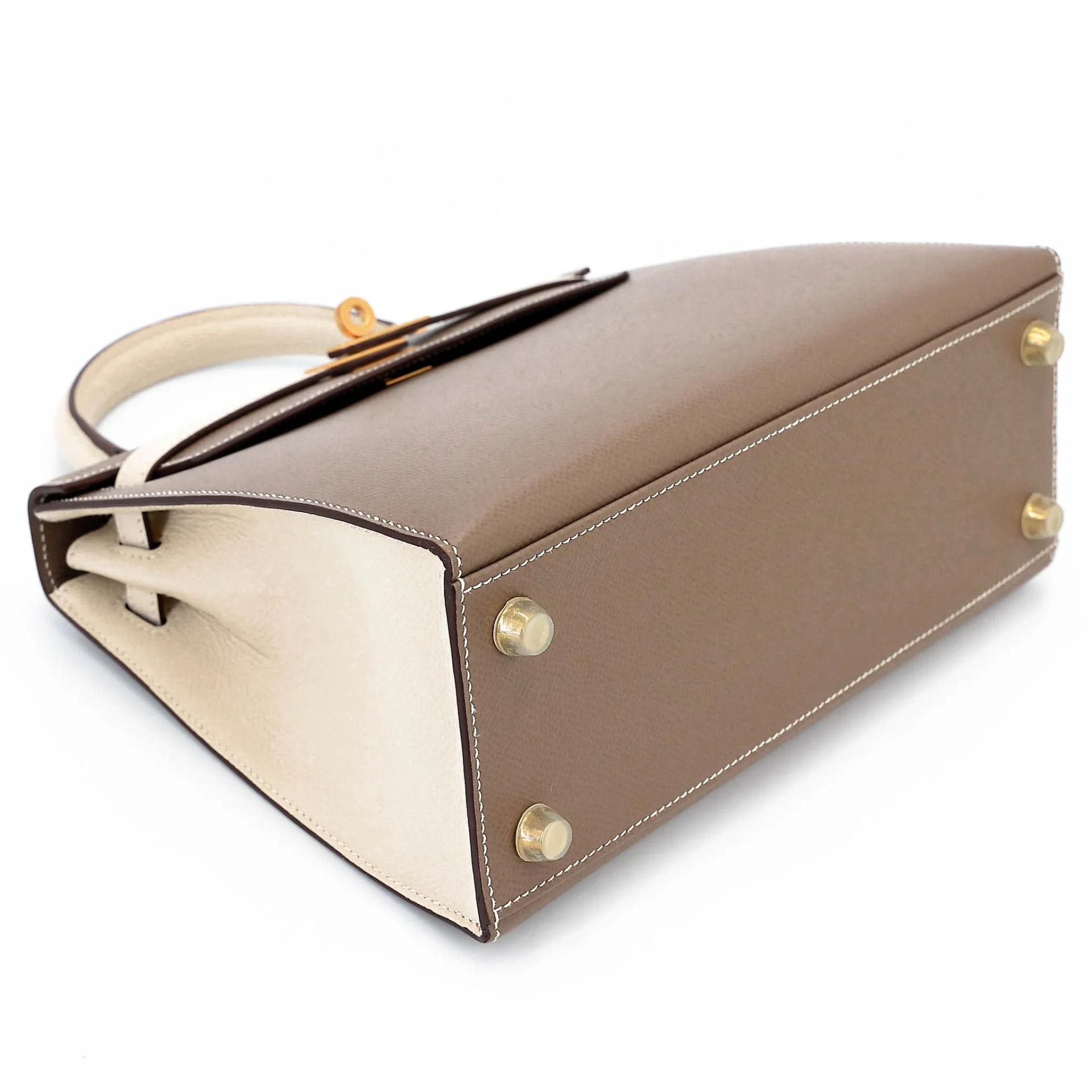 Very Good ( Rank A) HERMÈS Special Order Kelly 25 Sellier HSS Etoupe (18) Craie (10) Epsom Brushed Gold hardware D (2019) - 7