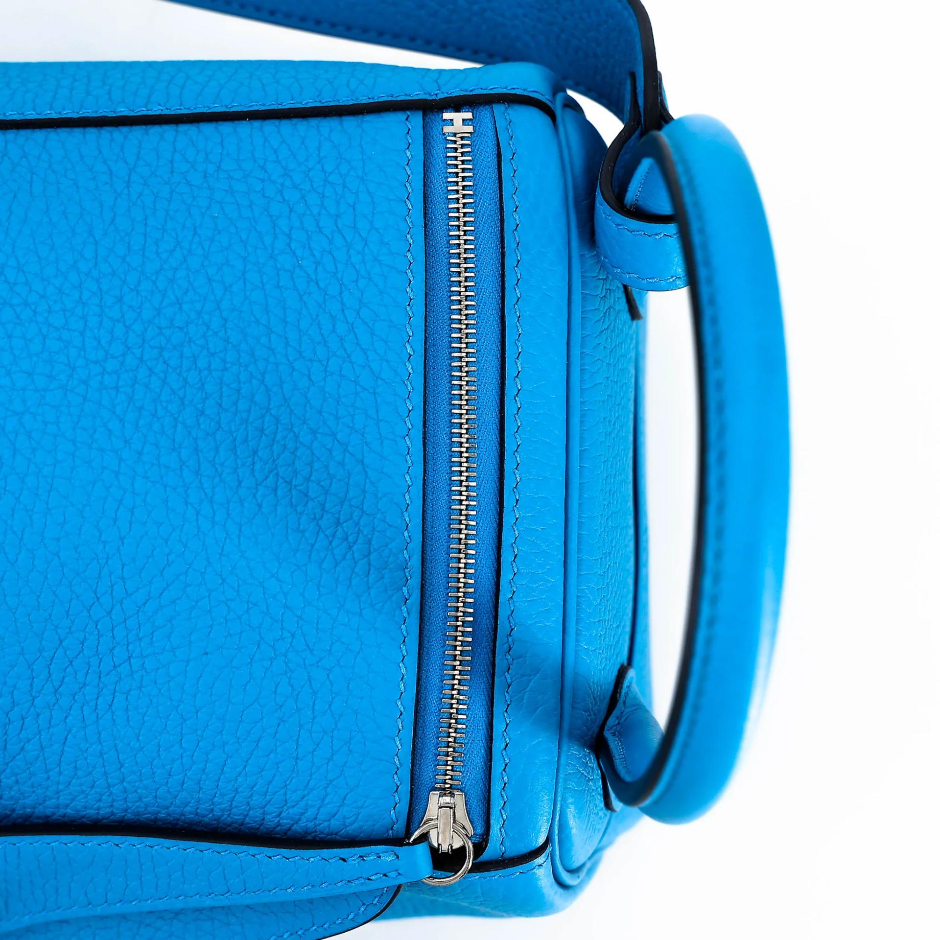 Excellent ( Rank SA ) HERMÈS Lindy 26 Bleu Frida (0F) Clemence Palladium hardware Z (2021) - 8