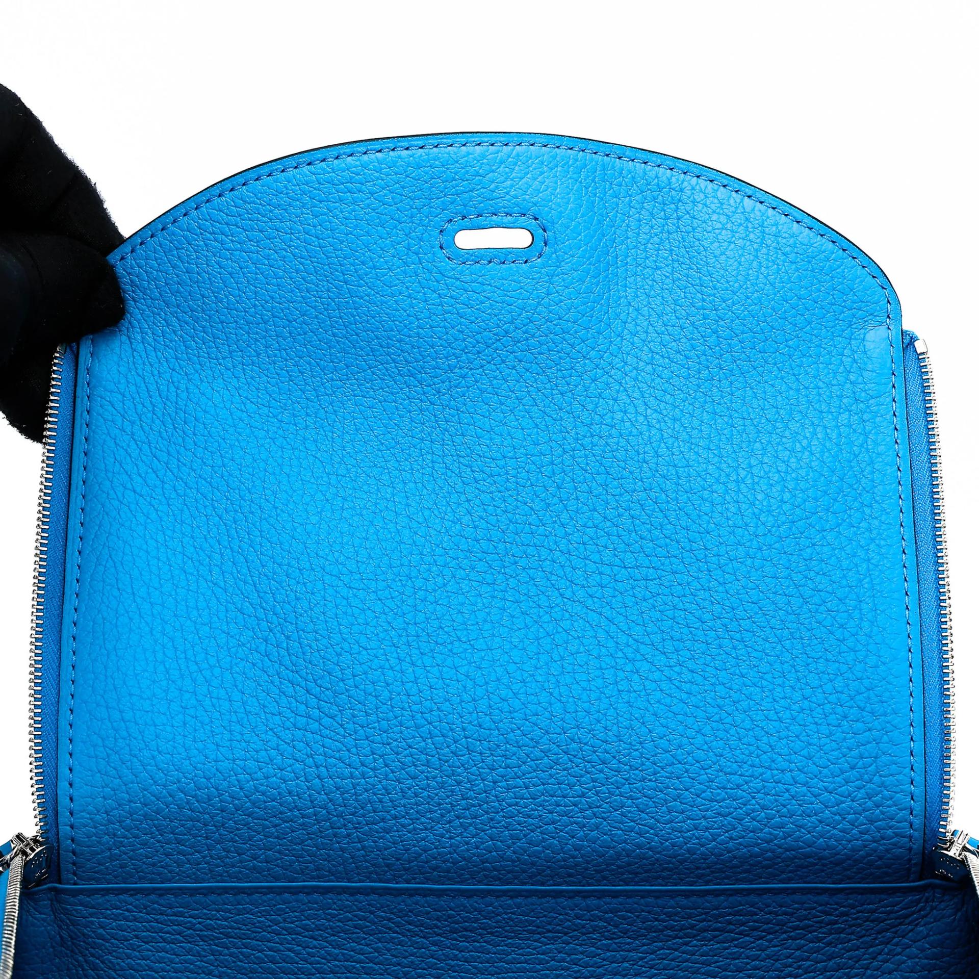 Excellent ( Rank SA ) HERMÈS Lindy 26 Bleu Frida (0F) Clemence Palladium hardware Z (2021) - 15