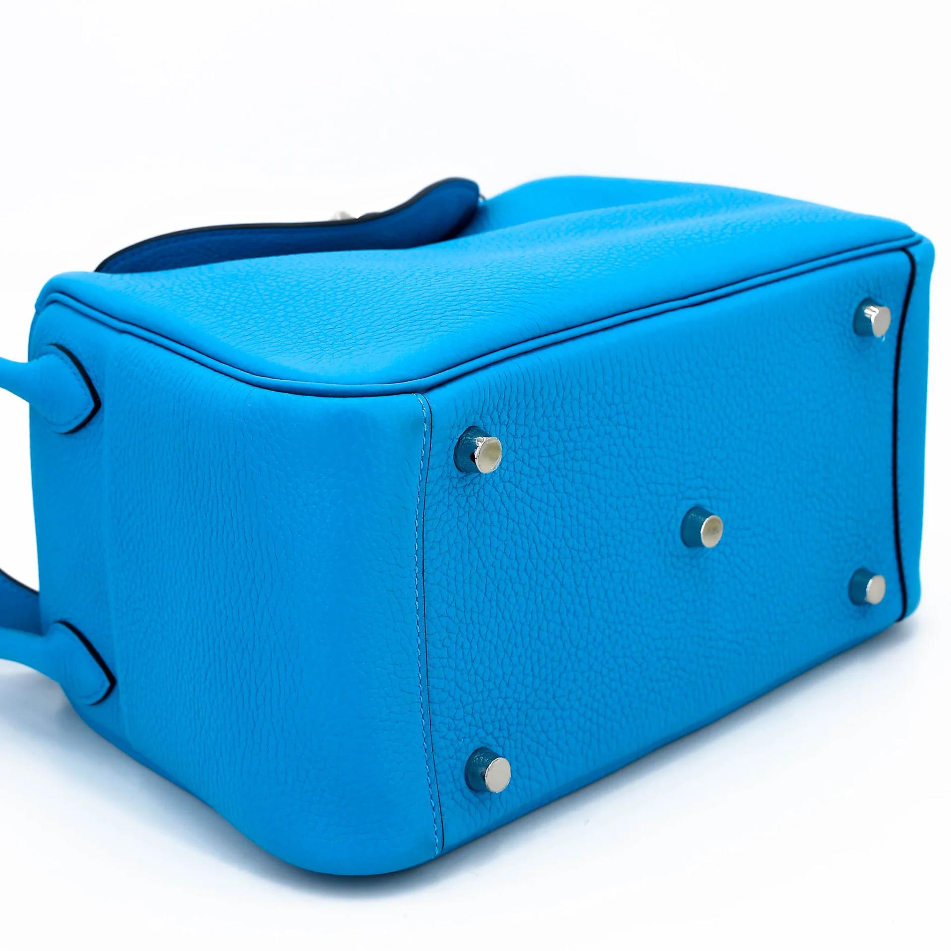 Excellent ( Rank SA ) HERMÈS Lindy 26 Bleu Frida (0F) Clemence Palladium hardware Z (2021) - 5