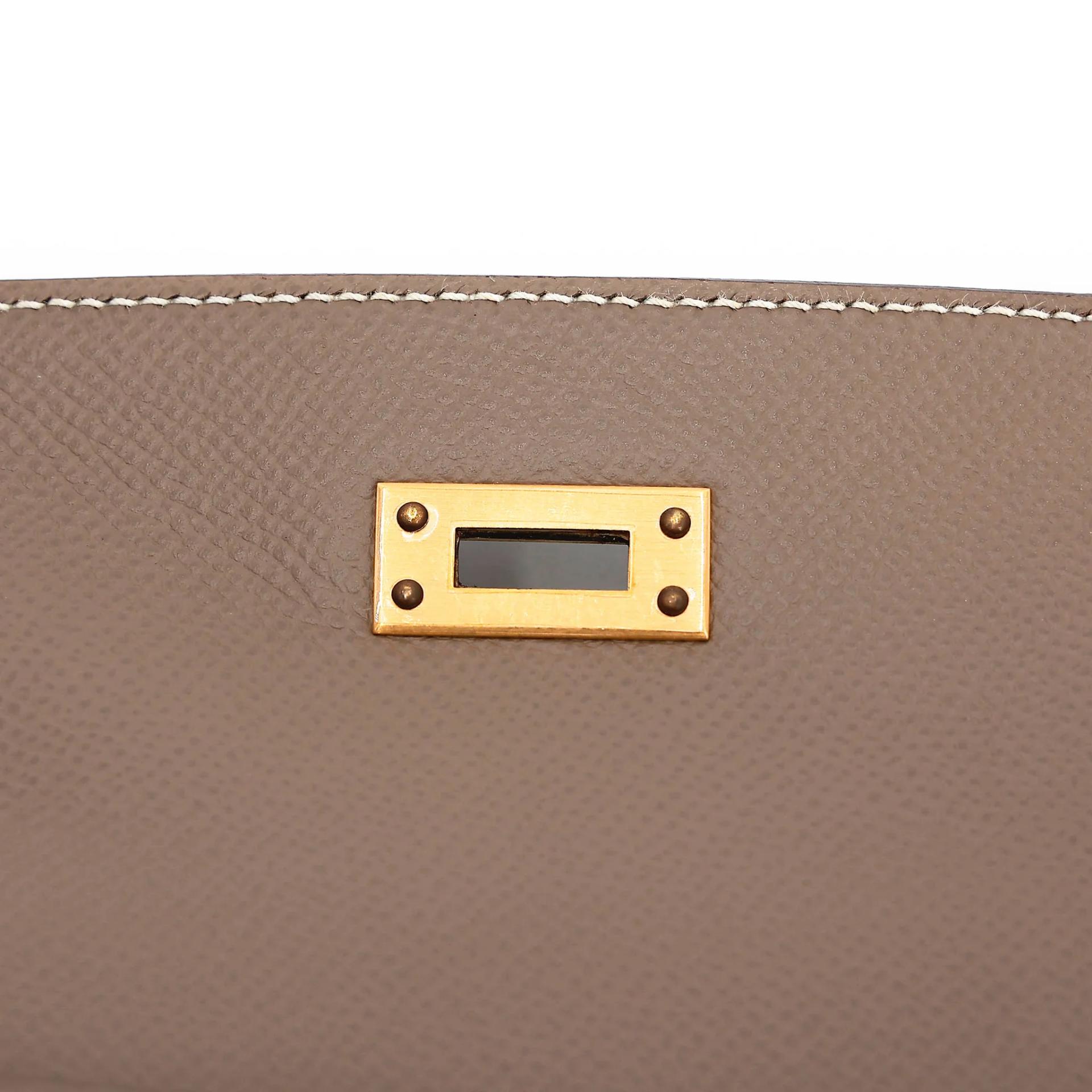 Very Good ( Rank A) HERMÈS Special Order Kelly 25 Sellier HSS Etoupe (18) Craie (10) Epsom Brushed Gold hardware D (2019) - 17