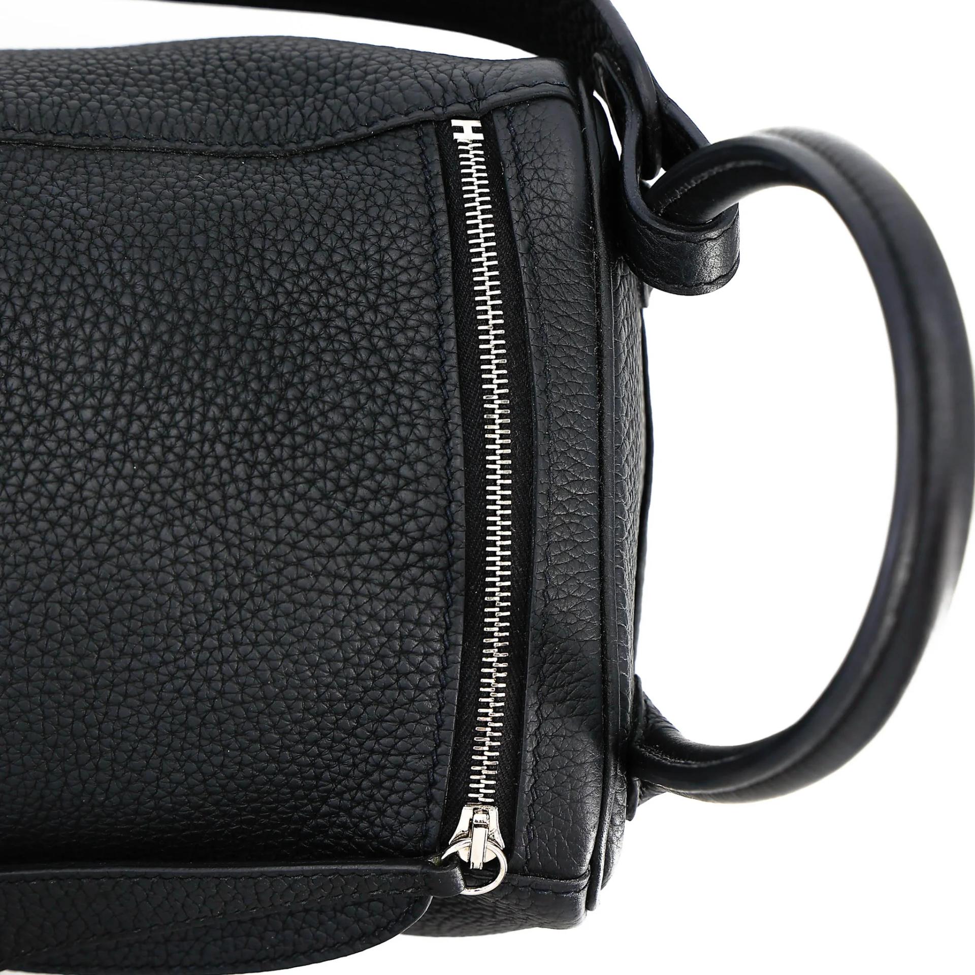 Excellent ( Rank SA ) HERMÈS Lindy 26 Noir (89) Clemence Palladium hardware Z (2021) - 8
