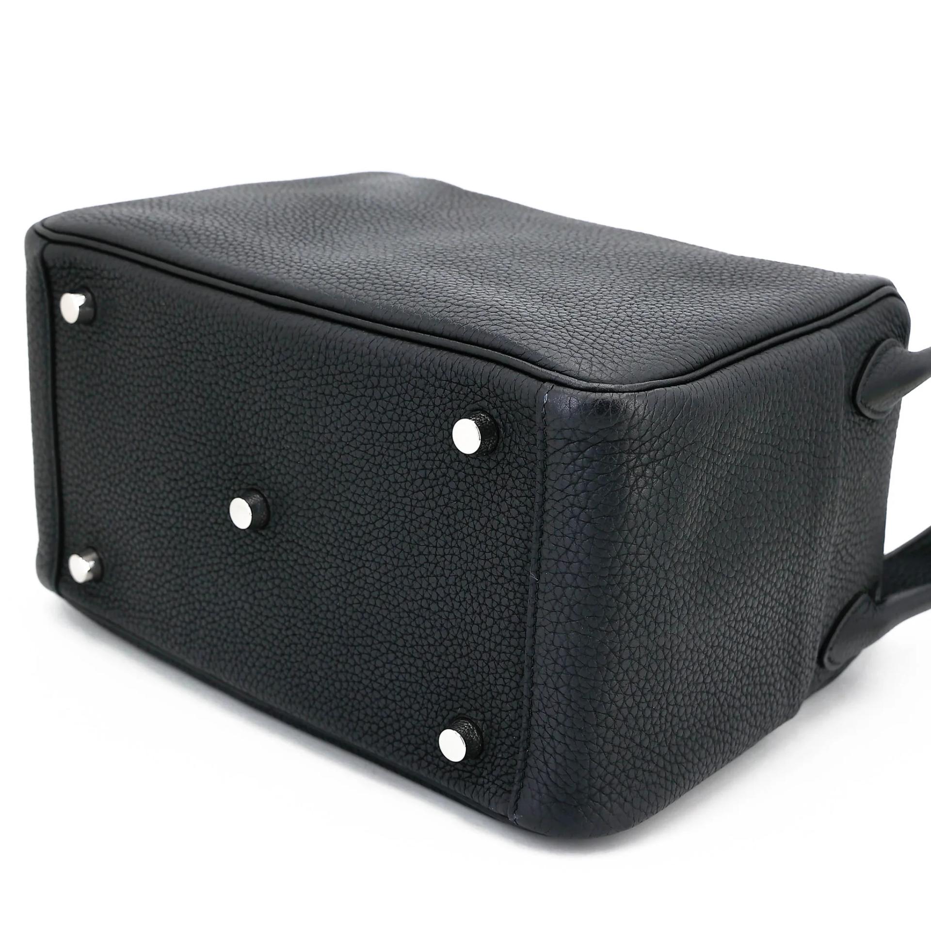Excellent ( Rank SA ) HERMÈS Lindy 26 Noir (89) Clemence Palladium hardware Z (2021) - 6