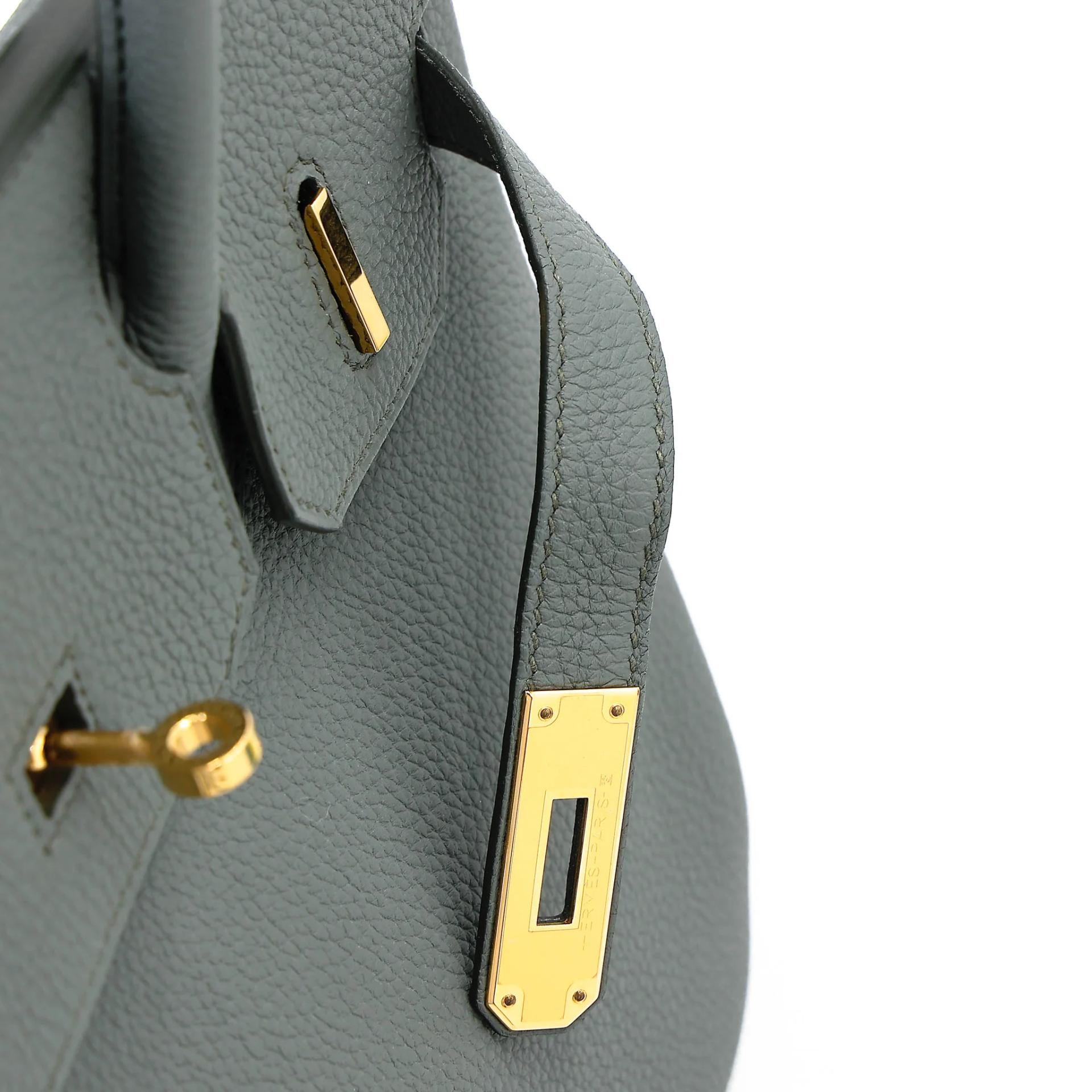 Very Good ( Rank A) HERMÈS Birkin 30 Vert Amande (63) Togo Gold hardware D (2019) - 9
