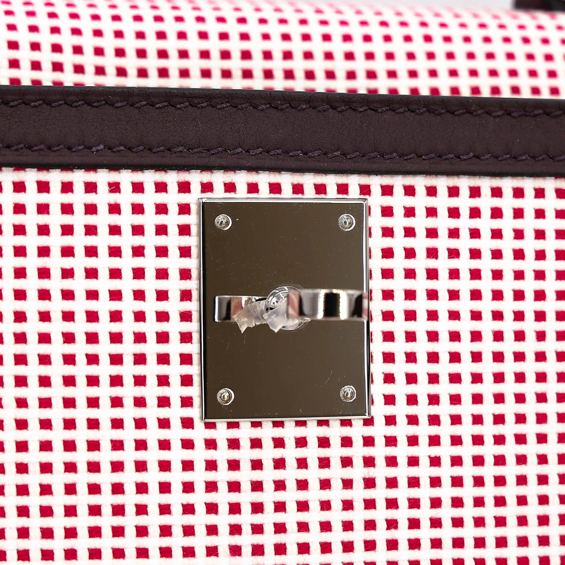 Excellent ( Rank SA ) HERMÈS Limited Edition Kelly 28 Sellier Rouge Sellier (0G) Toile Quadrille canvas Swift Palladium hardware U (2022) - 14