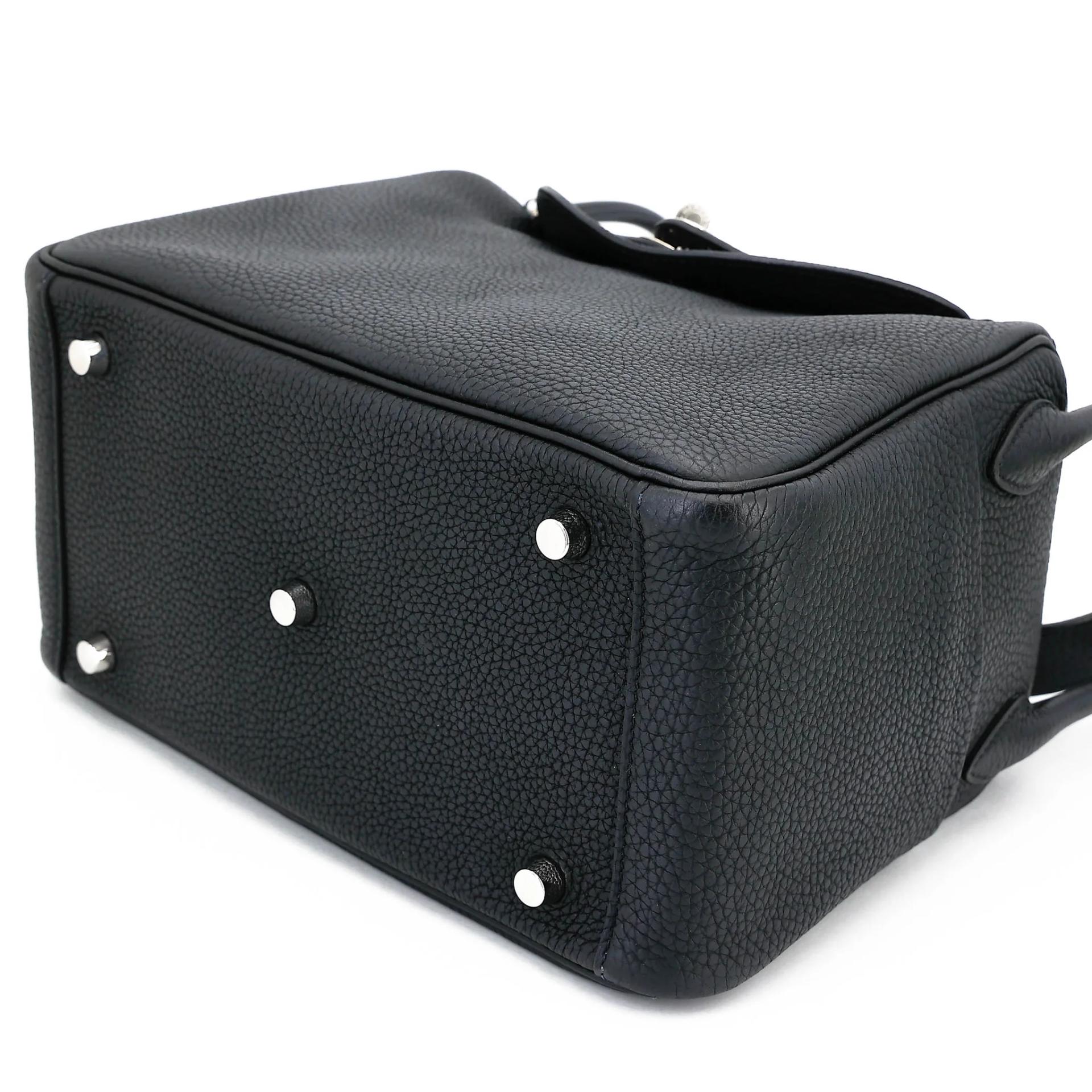 Excellent ( Rank SA ) HERMÈS Lindy 26 Noir (89) Clemence Palladium hardware Z (2021) - 4