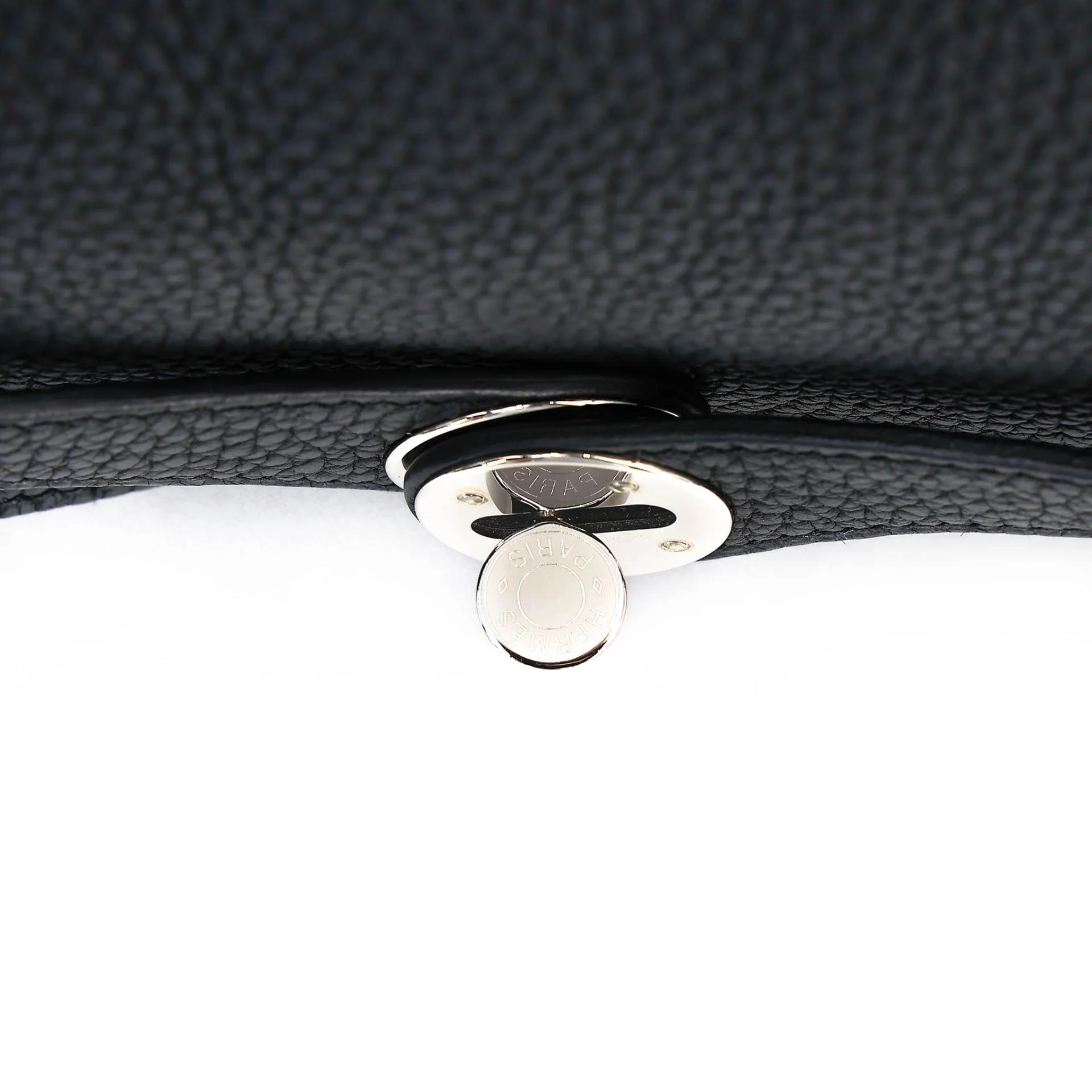 Excellent ( Rank SA ) HERMÈS Lindy 26 Noir (89) Clemence Palladium hardware Z (2021) - 13