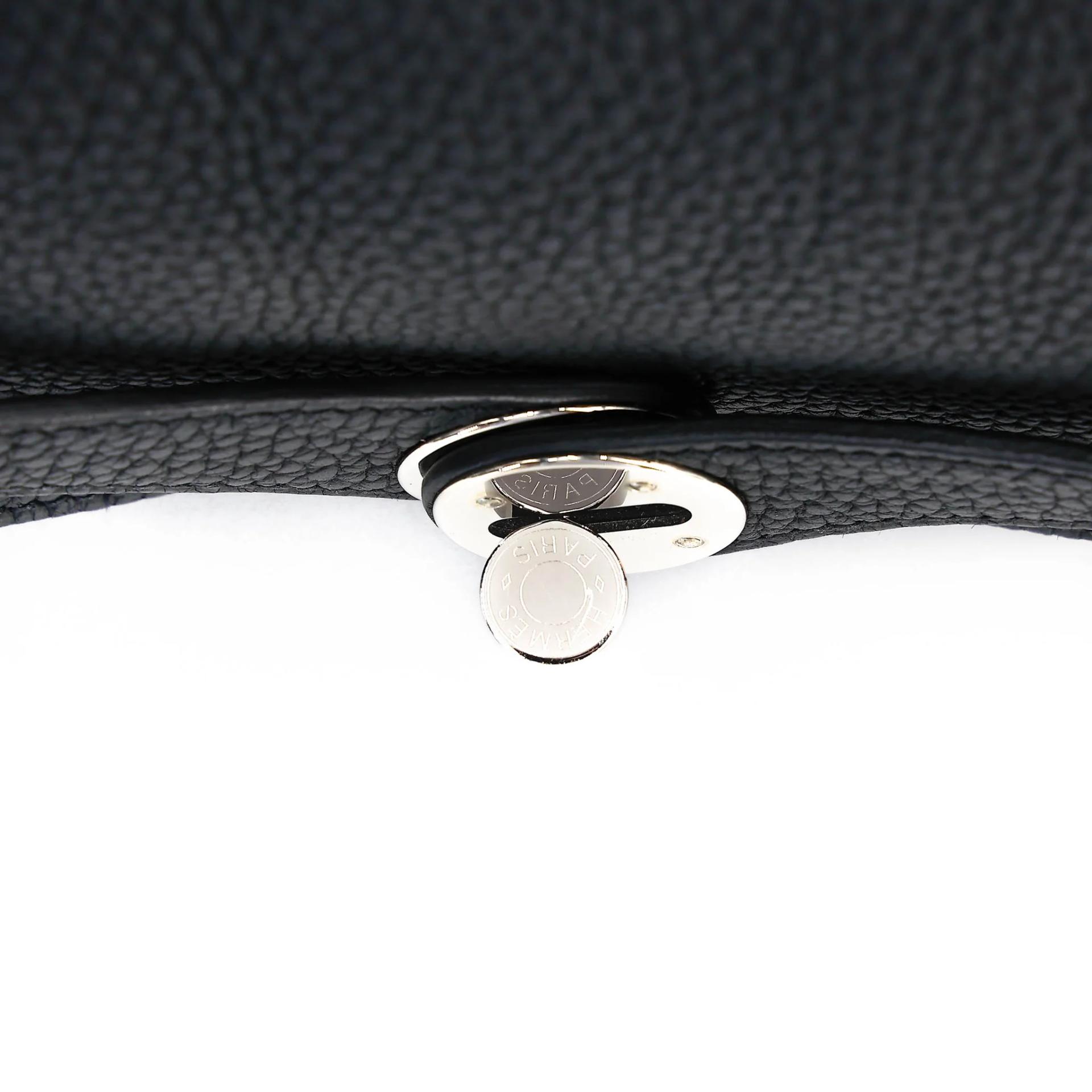 Excellent ( Rank SA ) HERMÈS Lindy 26 Noir (89) Clemence Palladium hardware Z (2021) - 14