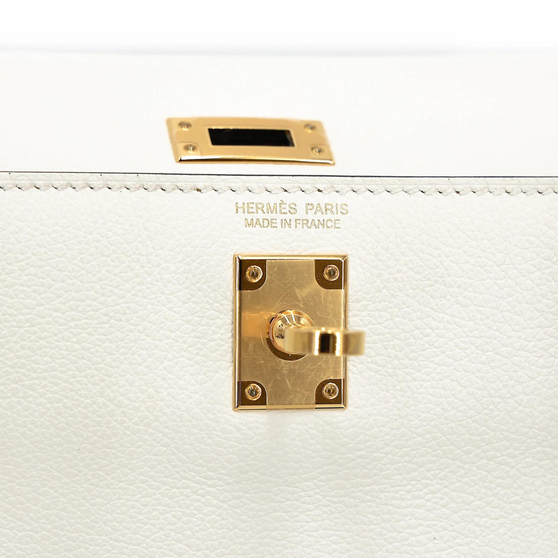 Excellent ( Rank SA ) HERMÈS Kelly Danse Verso White (01) Kraft (2H) Evercolor Gold hardware W (2024) - 17