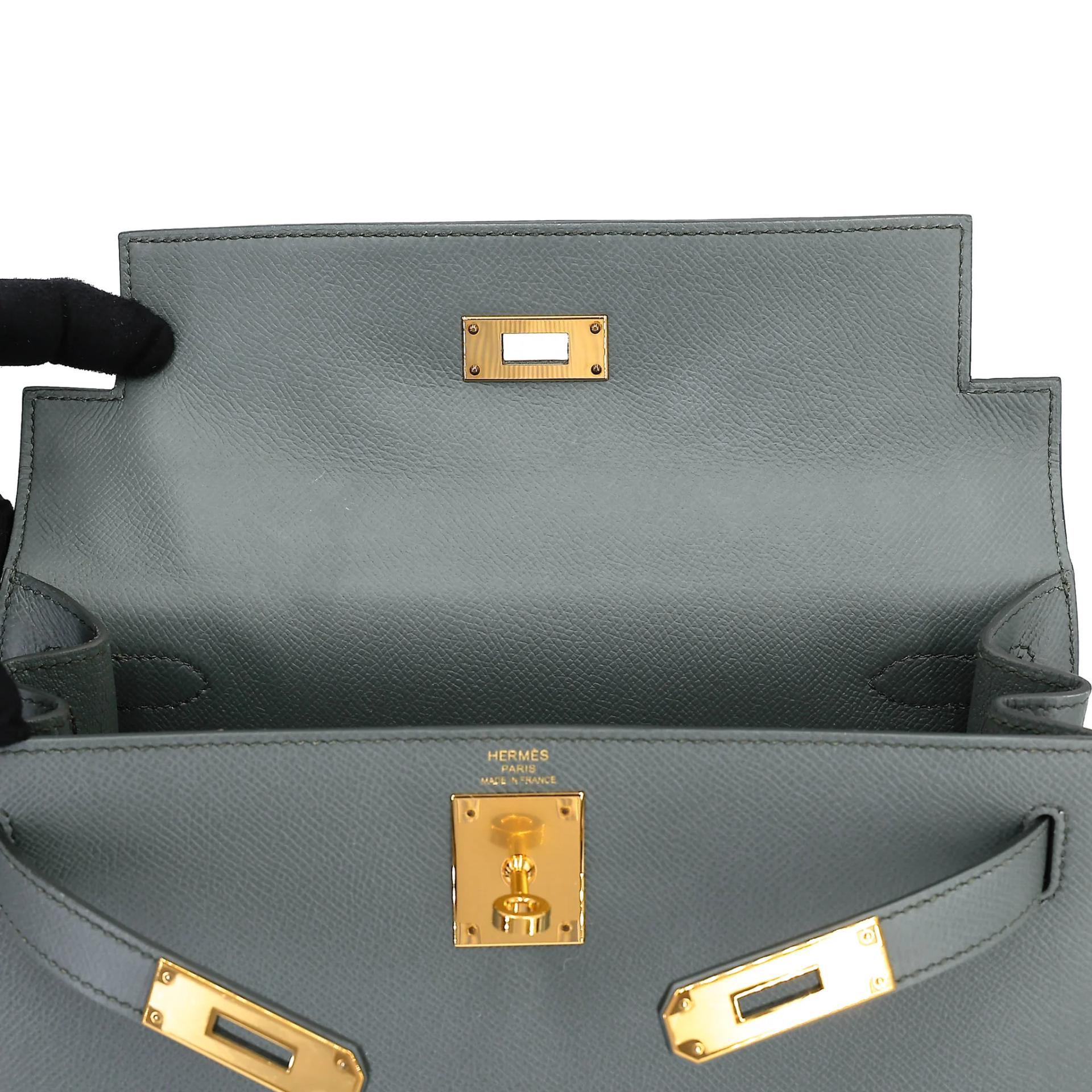 Very Good ( Rank A) HERMÈS Kelly 28 Sellier Vert Amande (63) Epsom Gold hardware D (2019) - 21