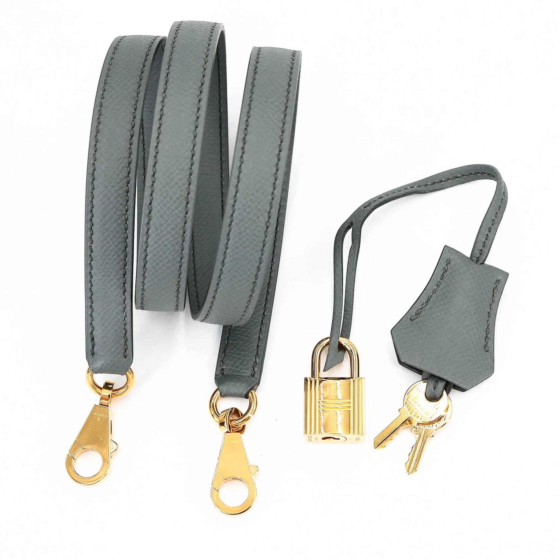 Very Good ( Rank A) HERMÈS Kelly 28 Sellier Vert Amande (63) Epsom Gold hardware D (2019) - 29