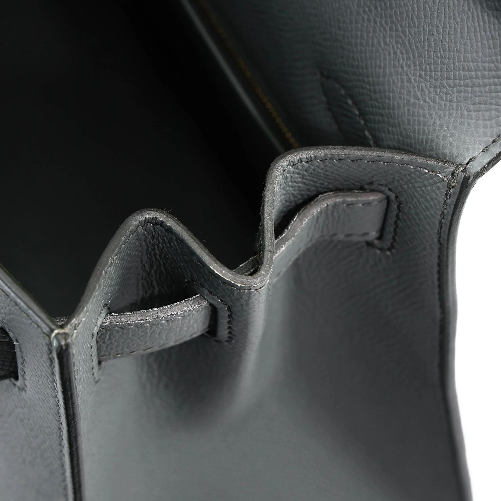 Very Good ( Rank A) HERMÈS Kelly 28 Sellier Vert Amande (63) Epsom Gold hardware D (2019) - 26