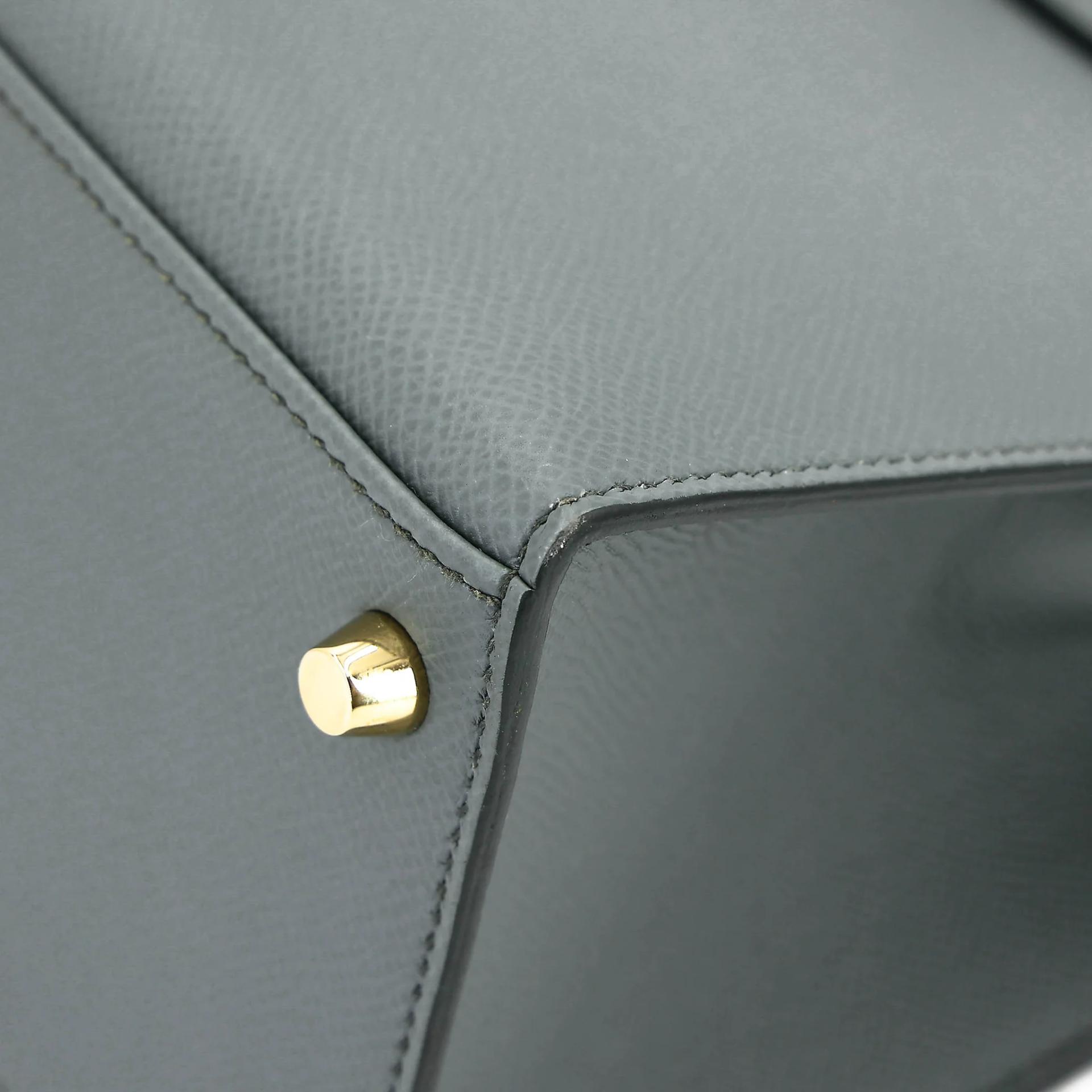 Very Good ( Rank A) HERMÈS Kelly 28 Sellier Vert Amande (63) Epsom Gold hardware D (2019) - 11