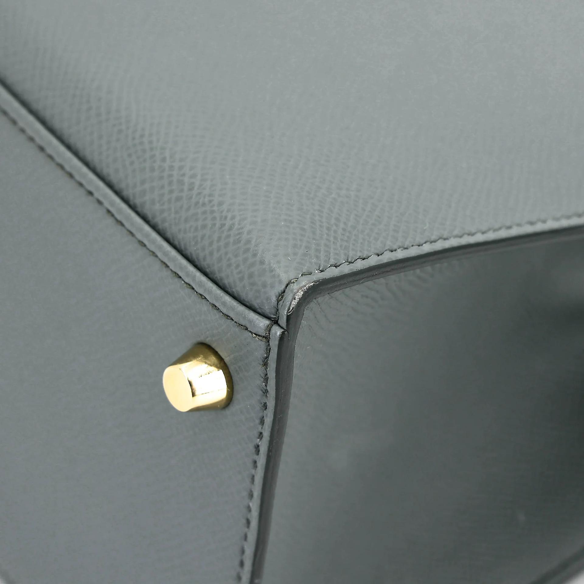Very Good ( Rank A) HERMÈS Kelly 28 Sellier Vert Amande (63) Epsom Gold hardware D (2019) - 13