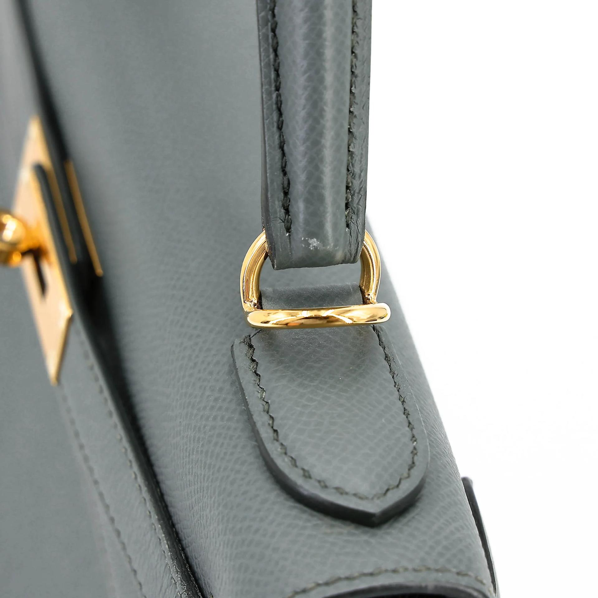 Very Good ( Rank A) HERMÈS Kelly 28 Sellier Vert Amande (63) Epsom Gold hardware D (2019) - 4