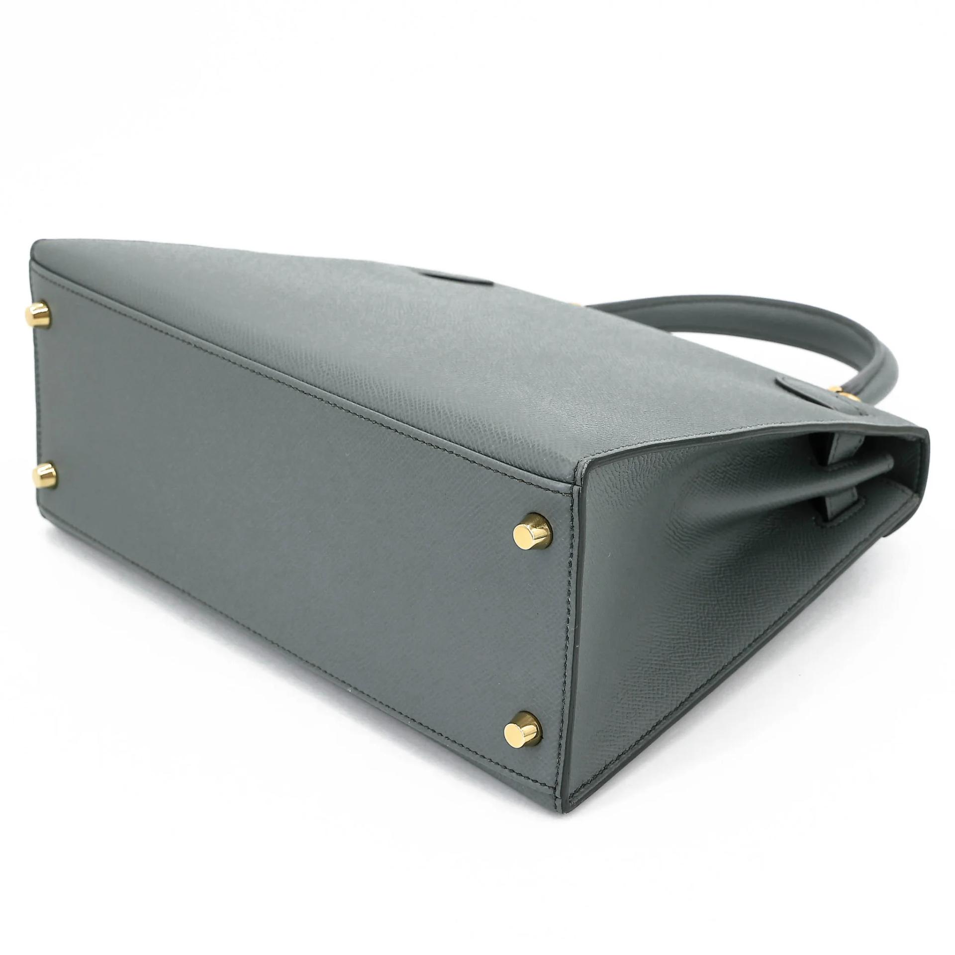 Very Good ( Rank A) HERMÈS Kelly 28 Sellier Vert Amande (63) Epsom Gold hardware D (2019) - 9