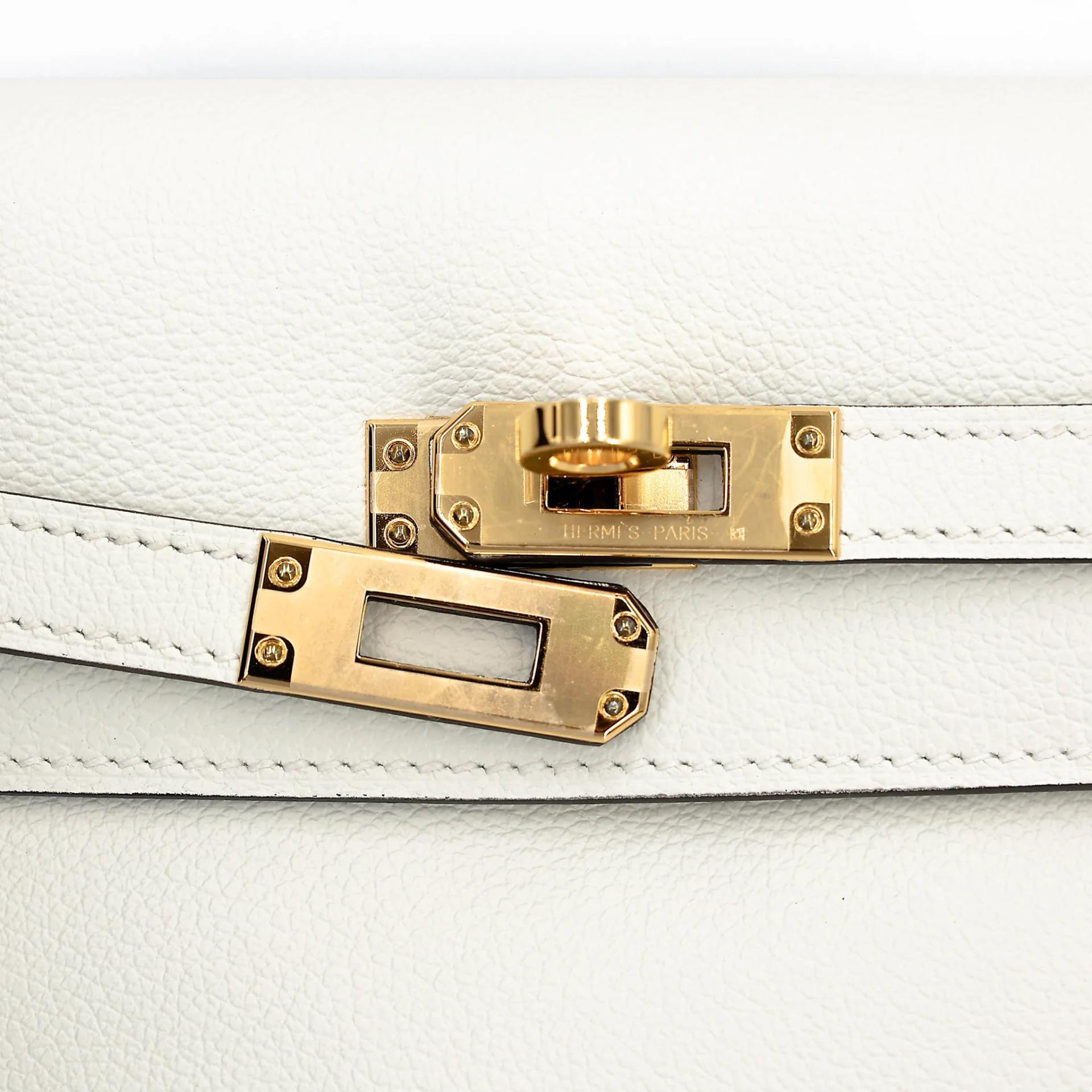 Excellent ( Rank SA ) HERMÈS Kelly Danse Verso White (01) Kraft (2H) Evercolor Gold hardware W (2024) - 11